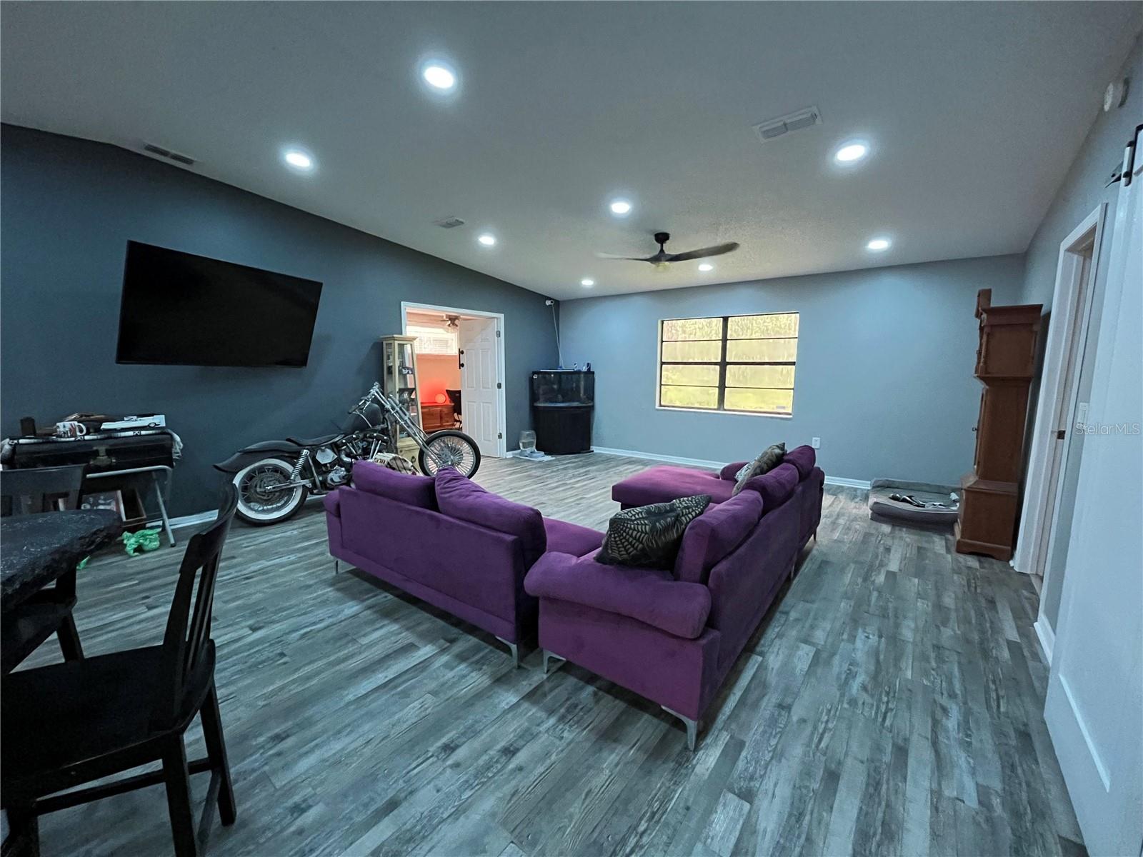 Image 7 of 18 For 8122 Matthew Drive
