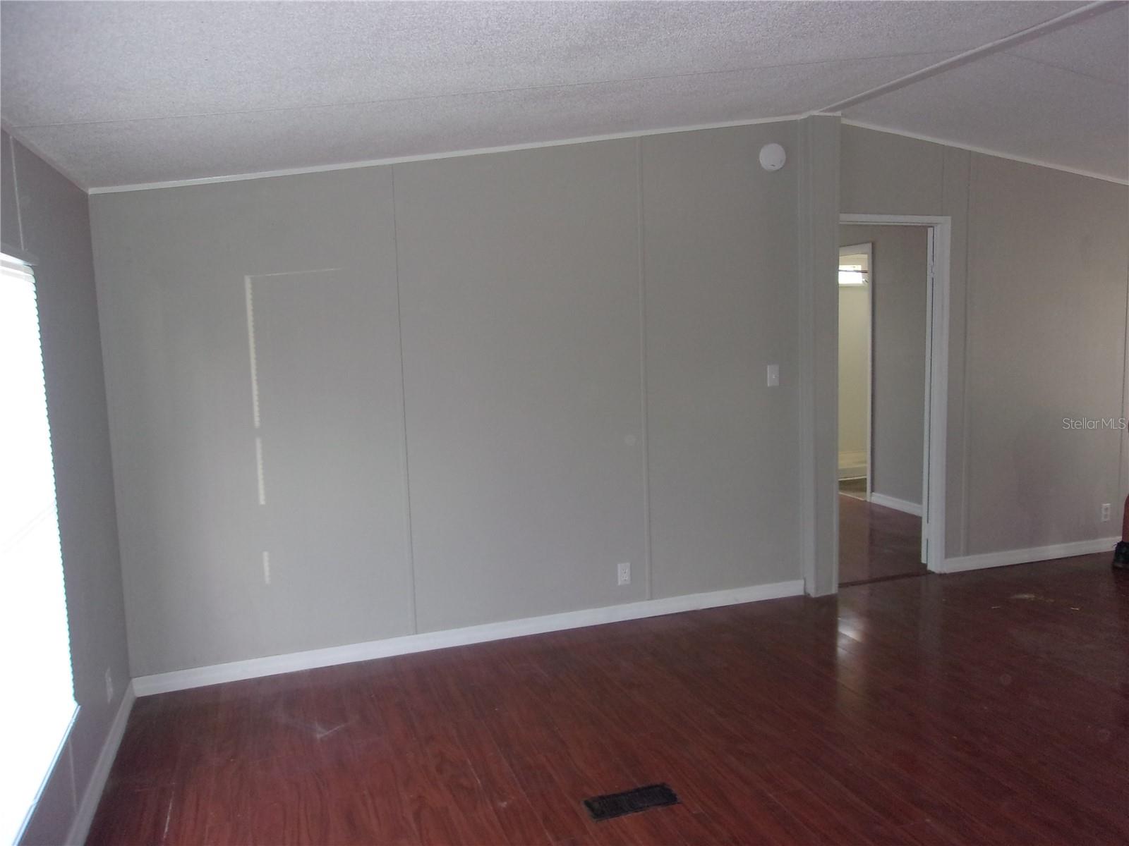 Image 4 of 9 For 14914 Diagonal Road
