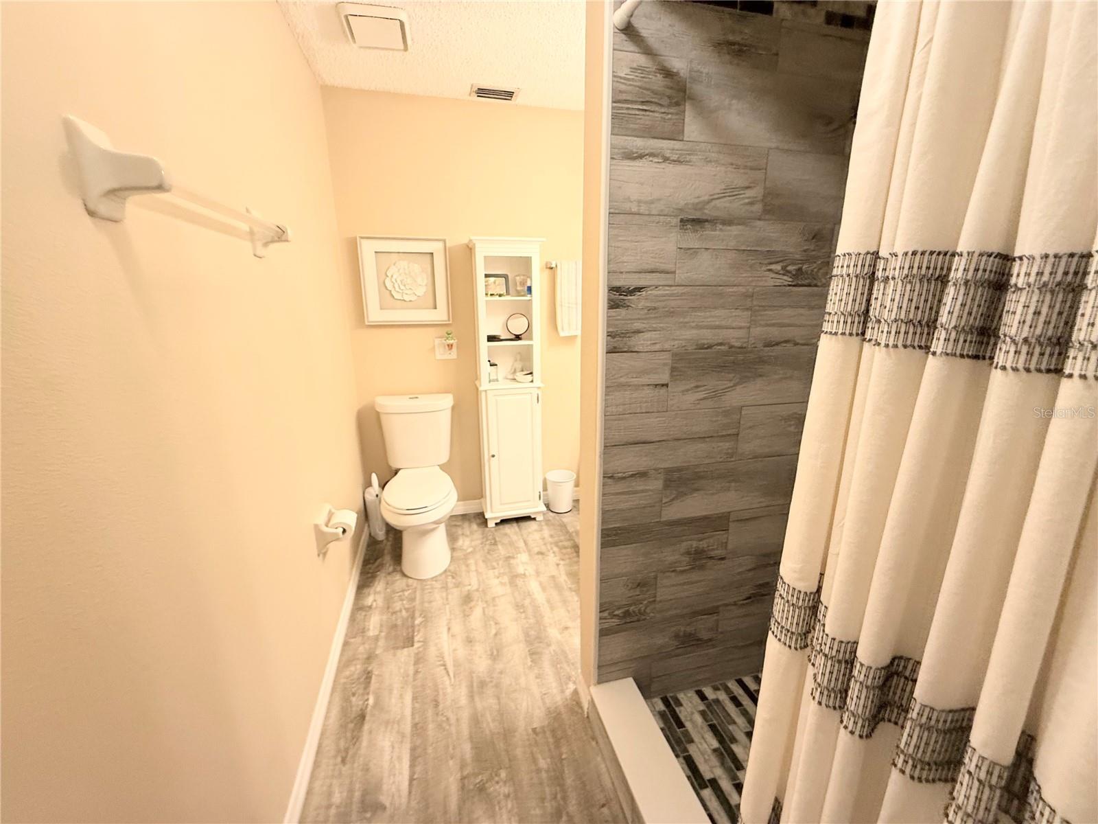Image 25 of 43 For 18531 Ozark Drive