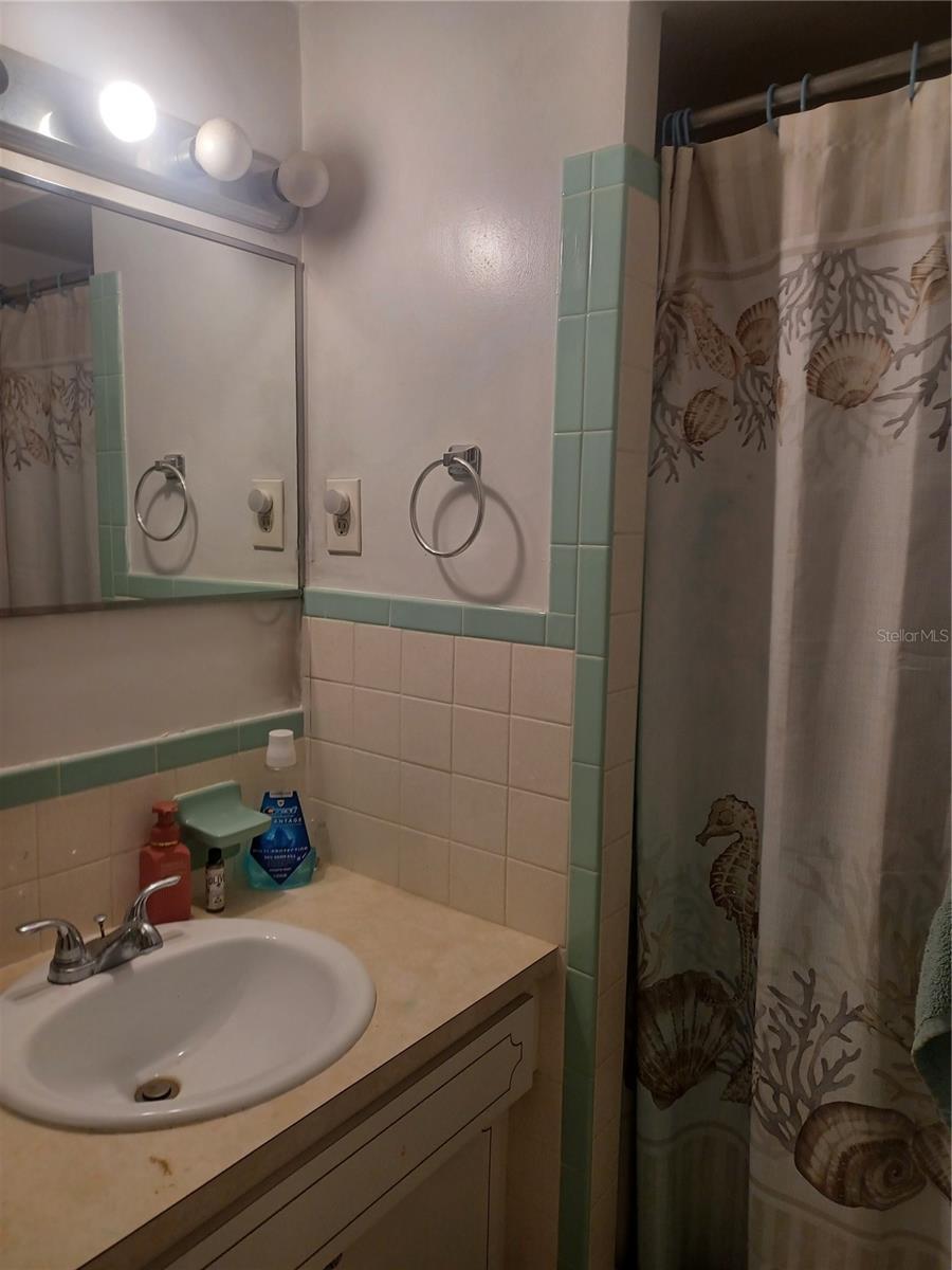 Image 6 of 17 For 7520 Valencia Avenue
