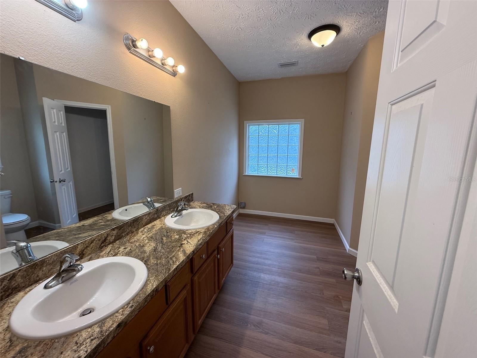 Listing photo id 14 for 11970 Osprey Avenue