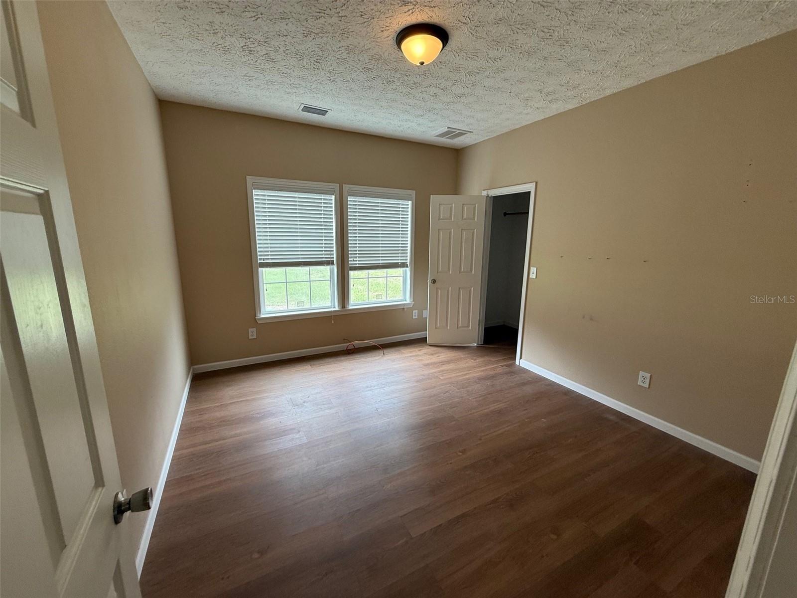 Listing photo id 17 for 11970 Osprey Avenue