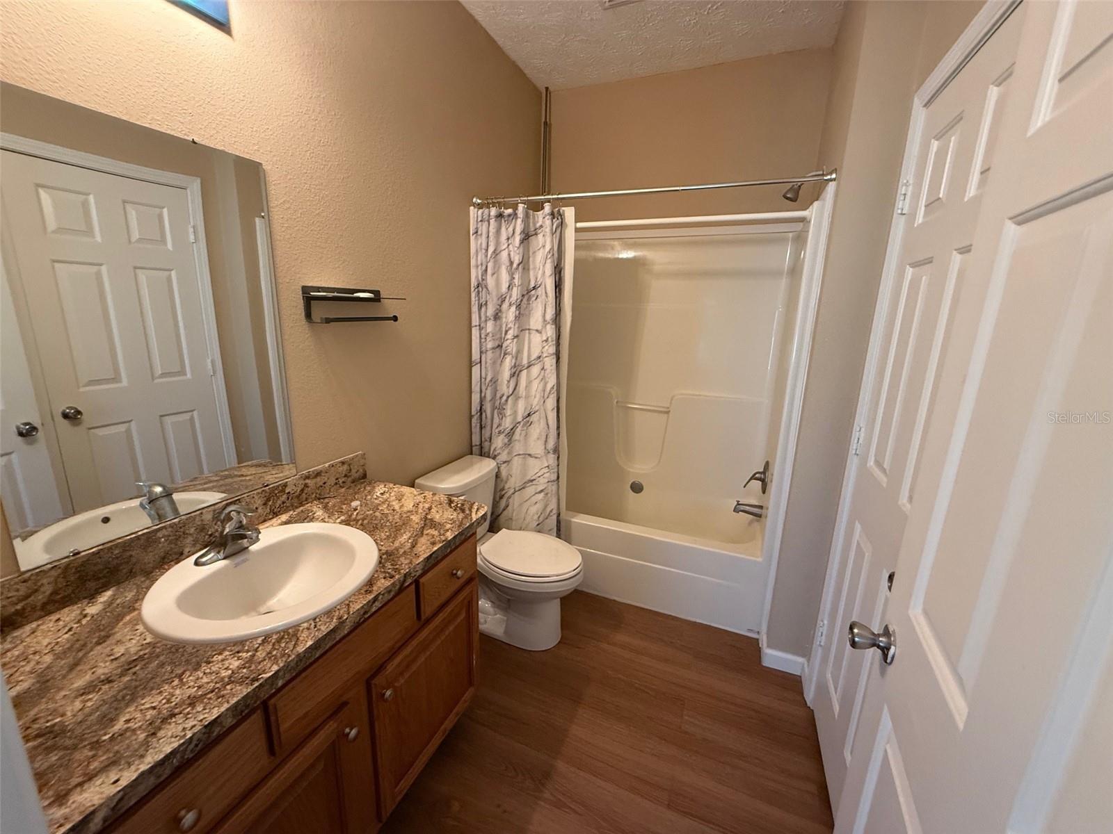 Listing photo id 18 for 11970 Osprey Avenue