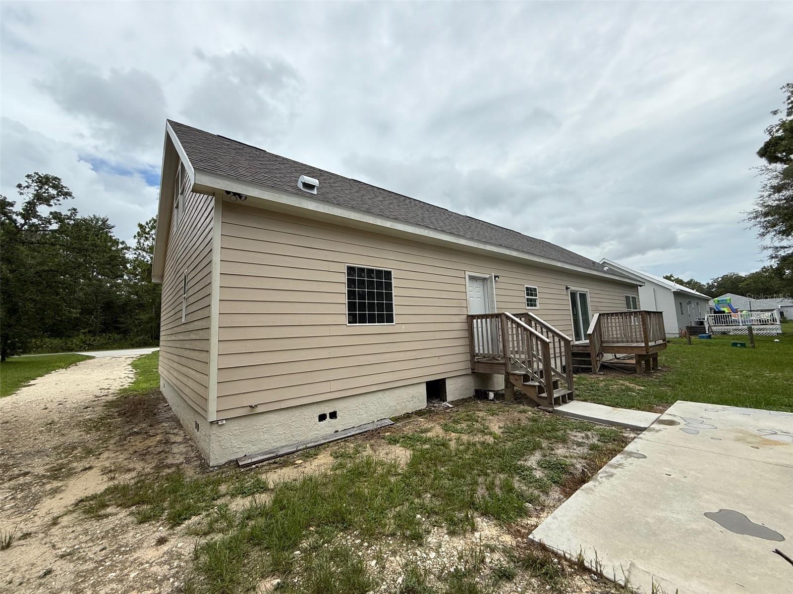 Listing photo id 19 for 11970 Osprey Avenue