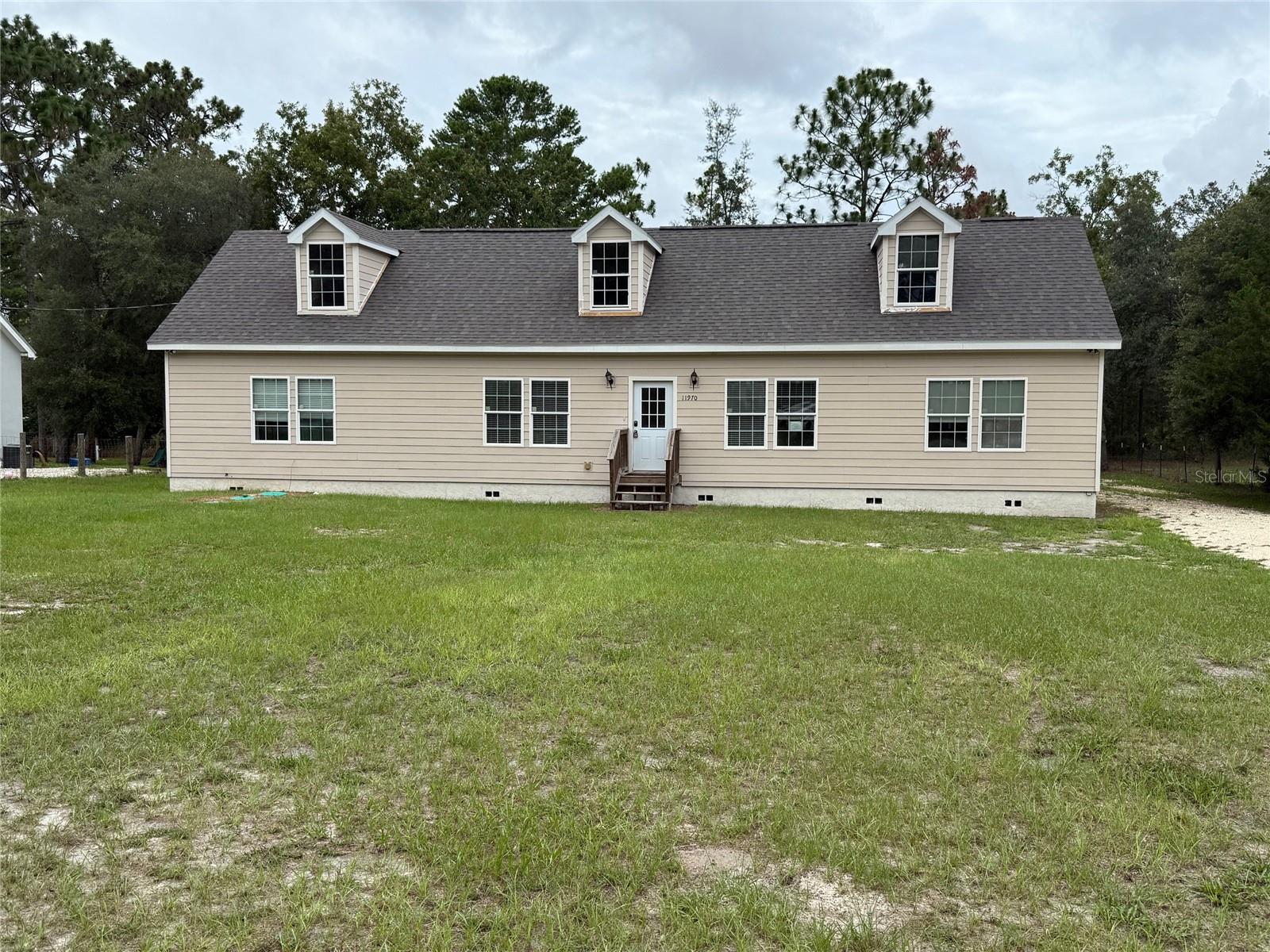 Listing photo id 1 for 11970 Osprey Avenue