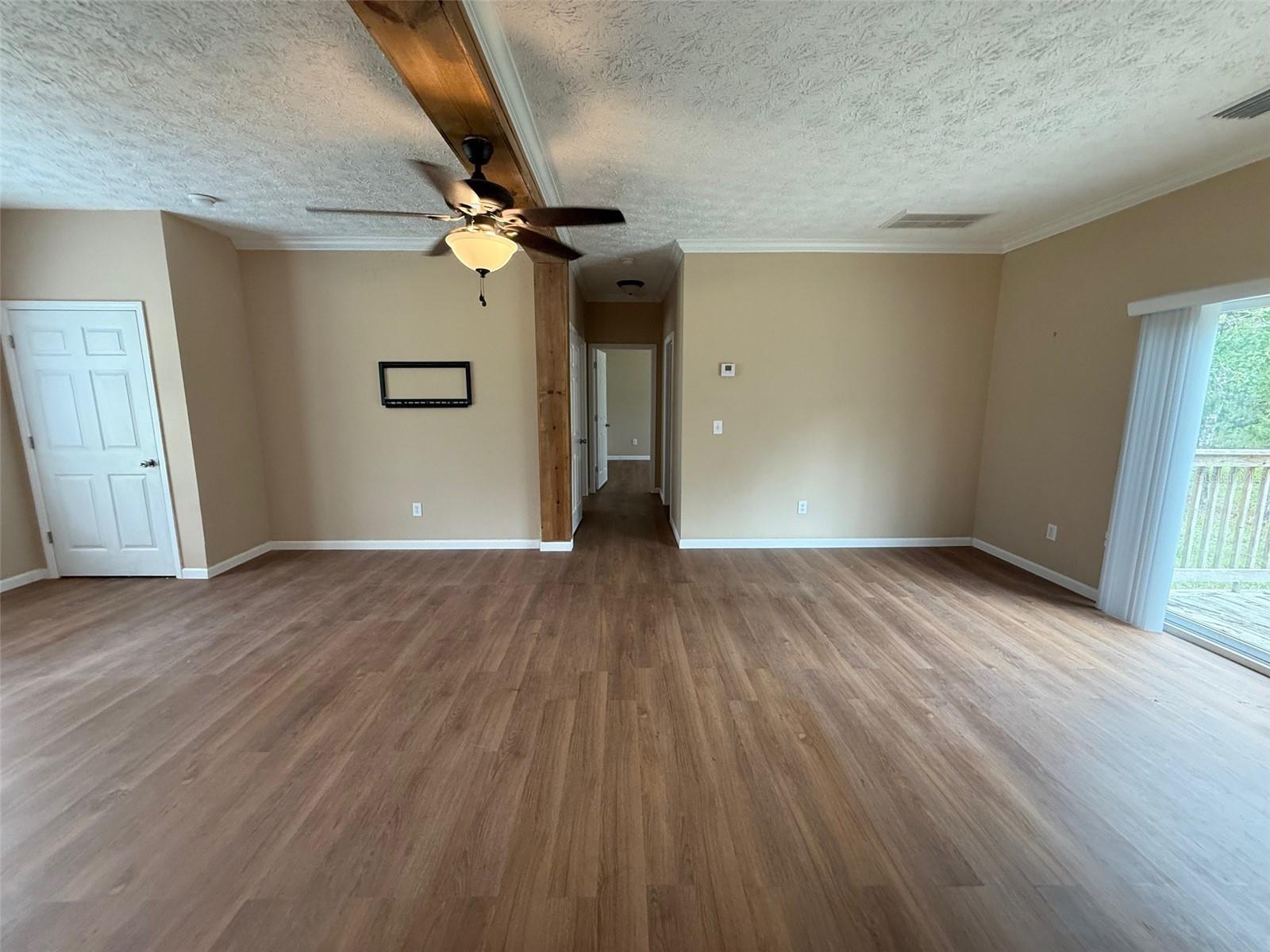 Listing photo id 3 for 11970 Osprey Avenue