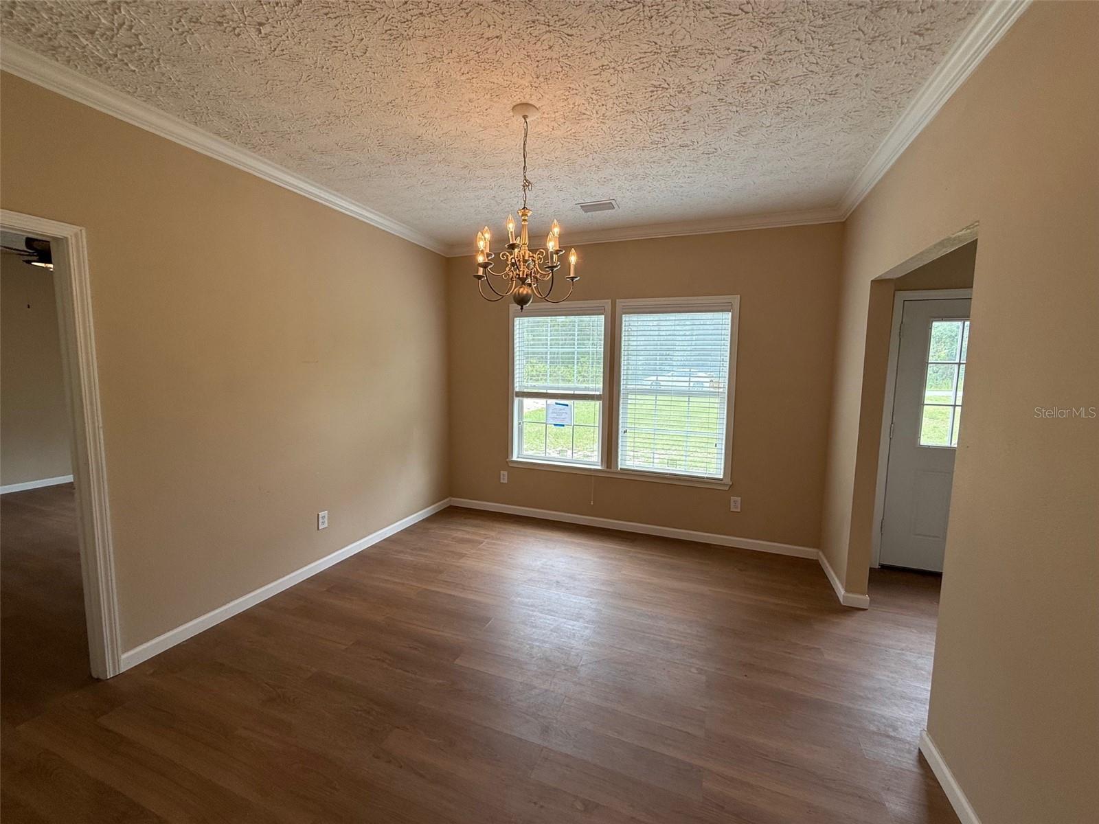 Listing photo id 7 for 11970 Osprey Avenue