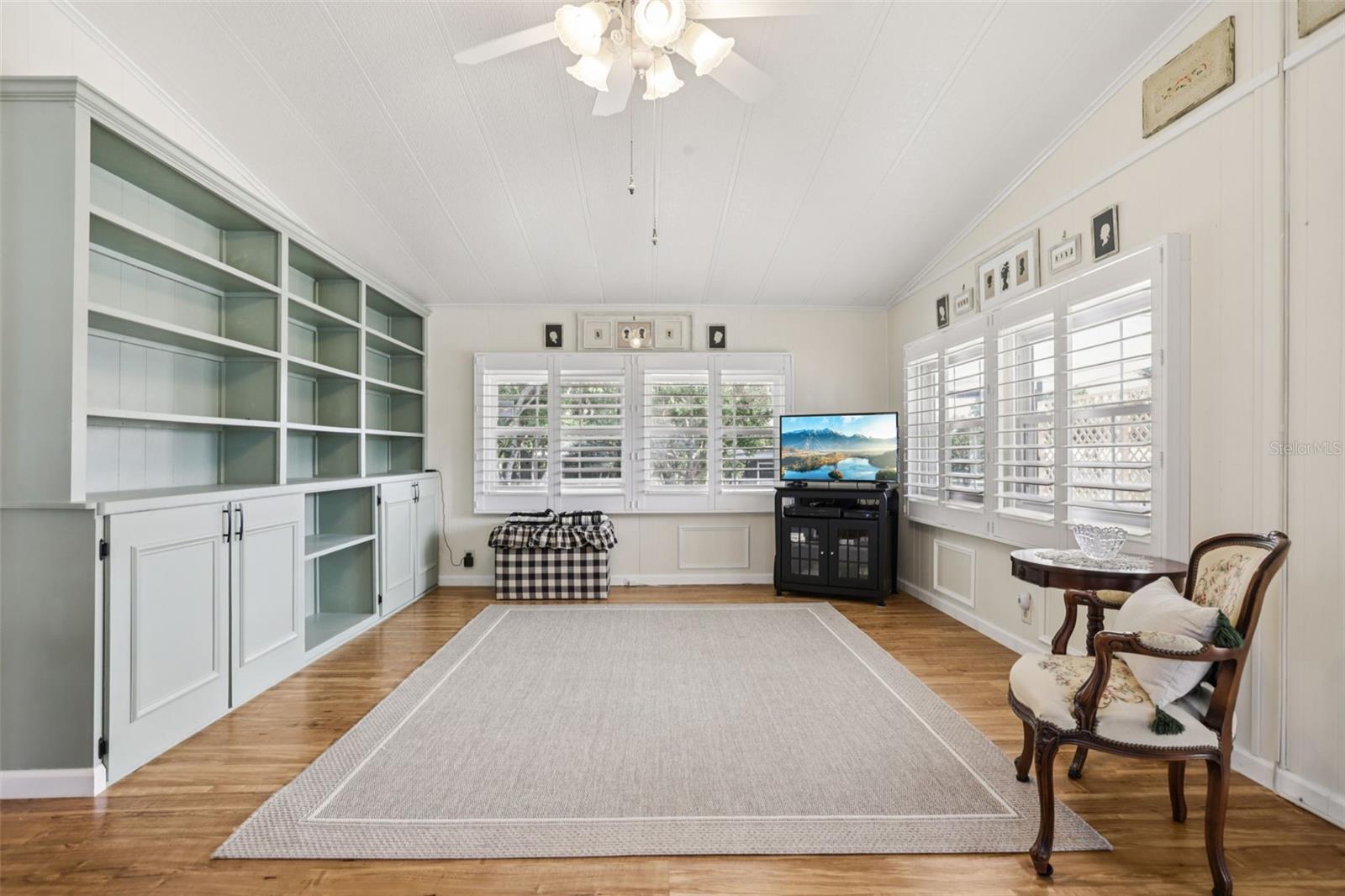 Listing photo id 23 for 7317 Score Street