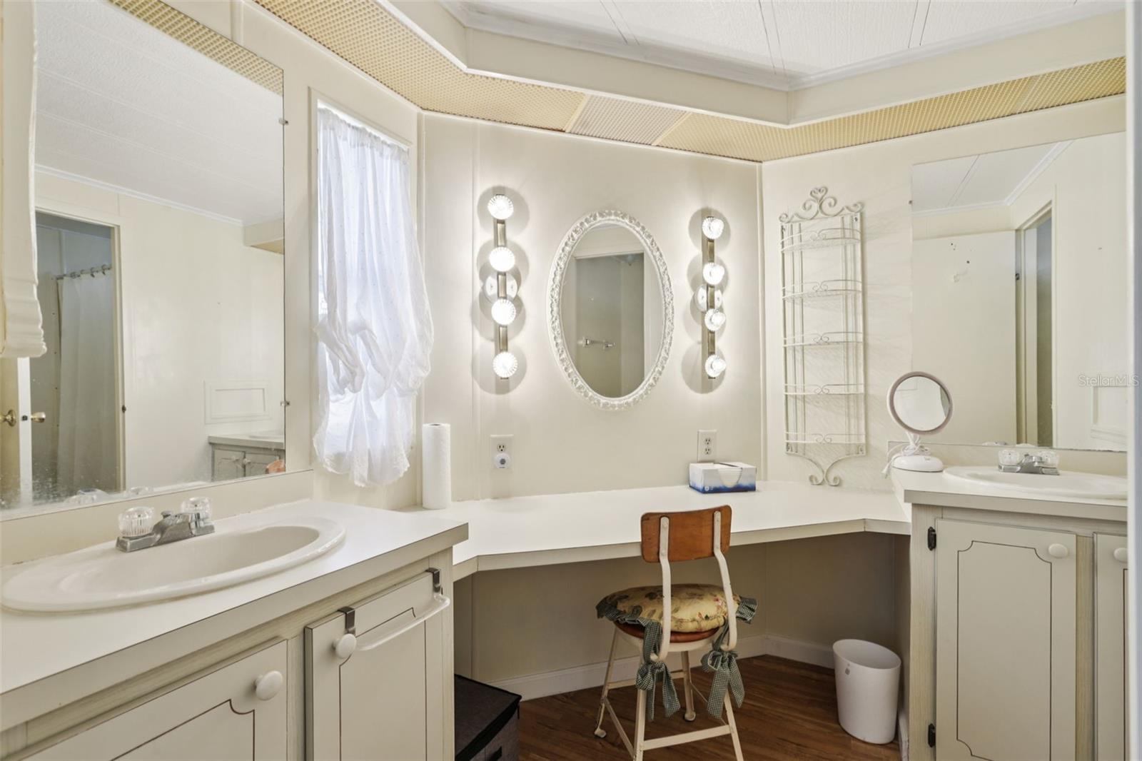 Listing photo id 29 for 7317 Score Street