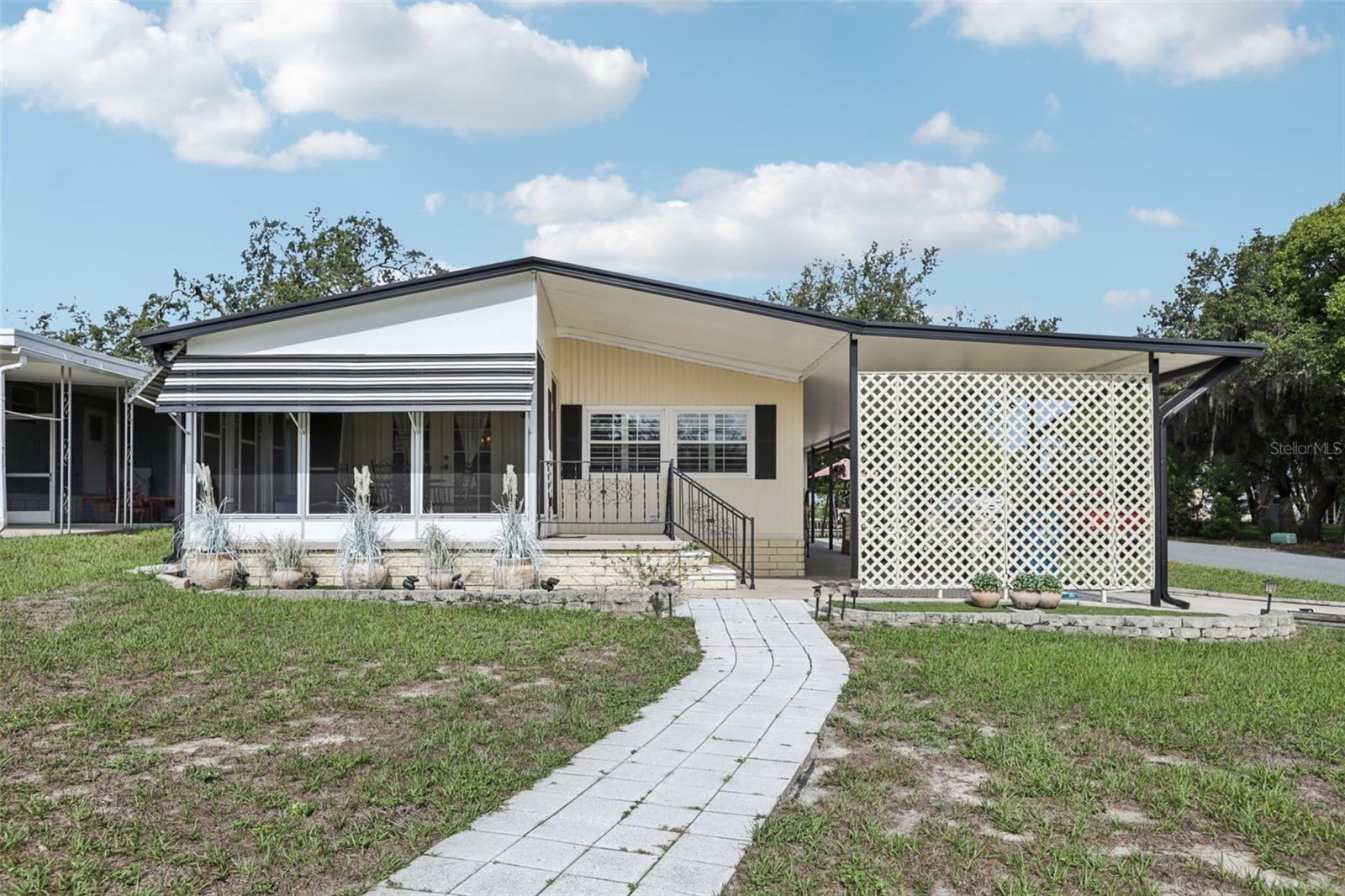 Listing photo id 47 for 7317 Score Street