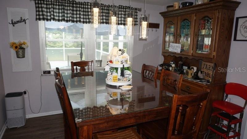 Listing photo id 21 for 11810 Oceanside Drive