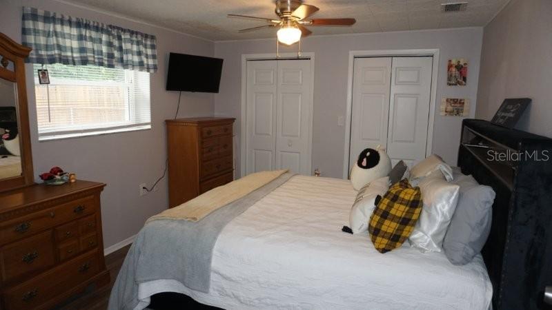 Listing photo id 23 for 11810 Oceanside Drive