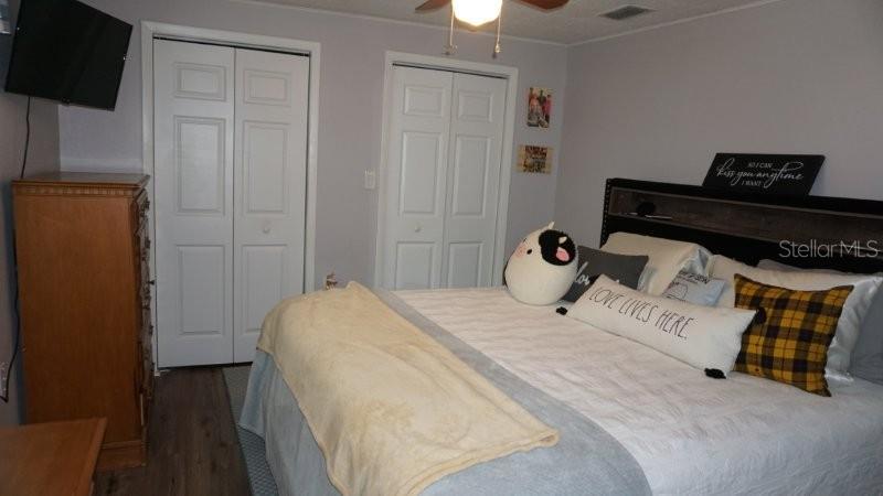 Listing photo id 24 for 11810 Oceanside Drive