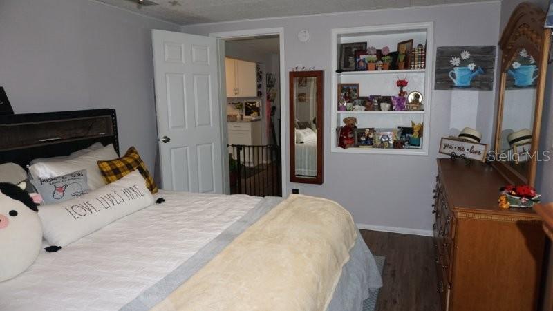 Listing photo id 25 for 11810 Oceanside Drive