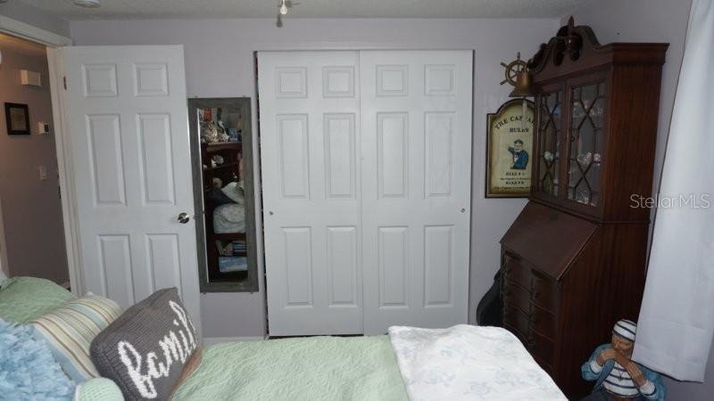 Listing photo id 31 for 11810 Oceanside Drive