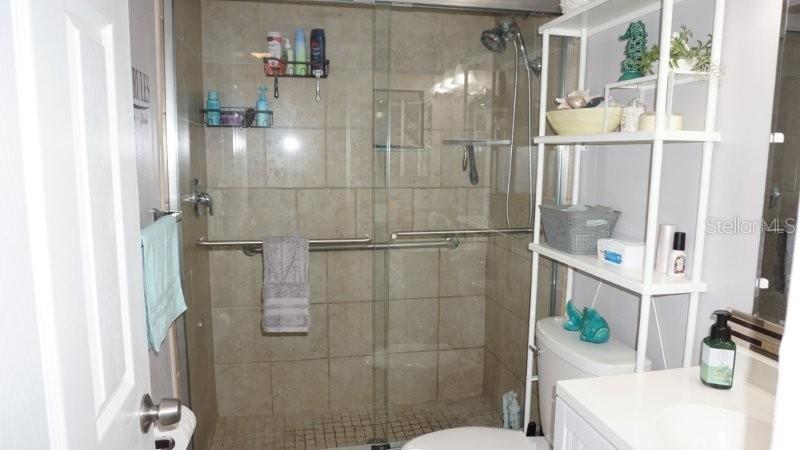 Listing photo id 33 for 11810 Oceanside Drive