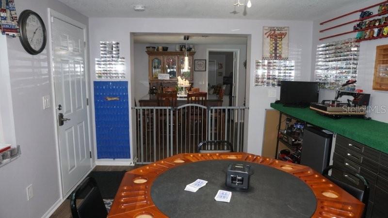 Listing photo id 35 for 11810 Oceanside Drive