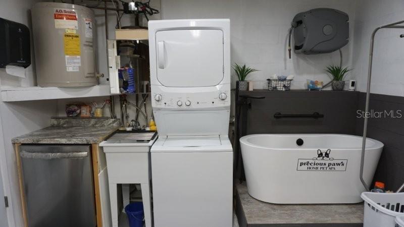Listing photo id 36 for 11810 Oceanside Drive