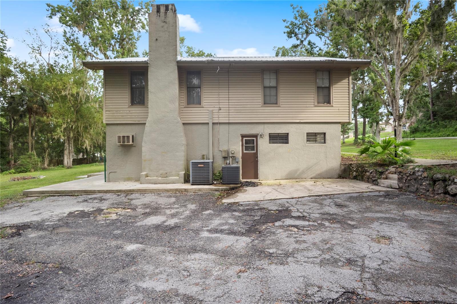 Image 12 of 44 For 10420 Carlin Drive