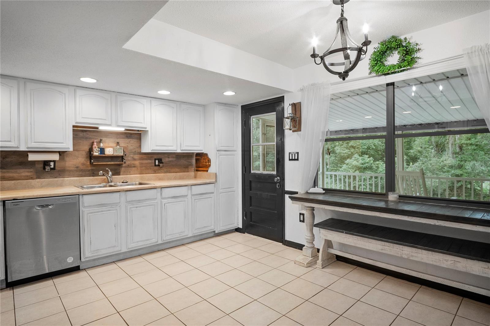 Image 17 of 44 For 10420 Carlin Drive