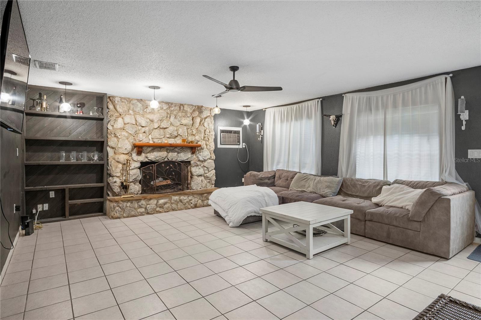 Image 24 of 44 For 10420 Carlin Drive