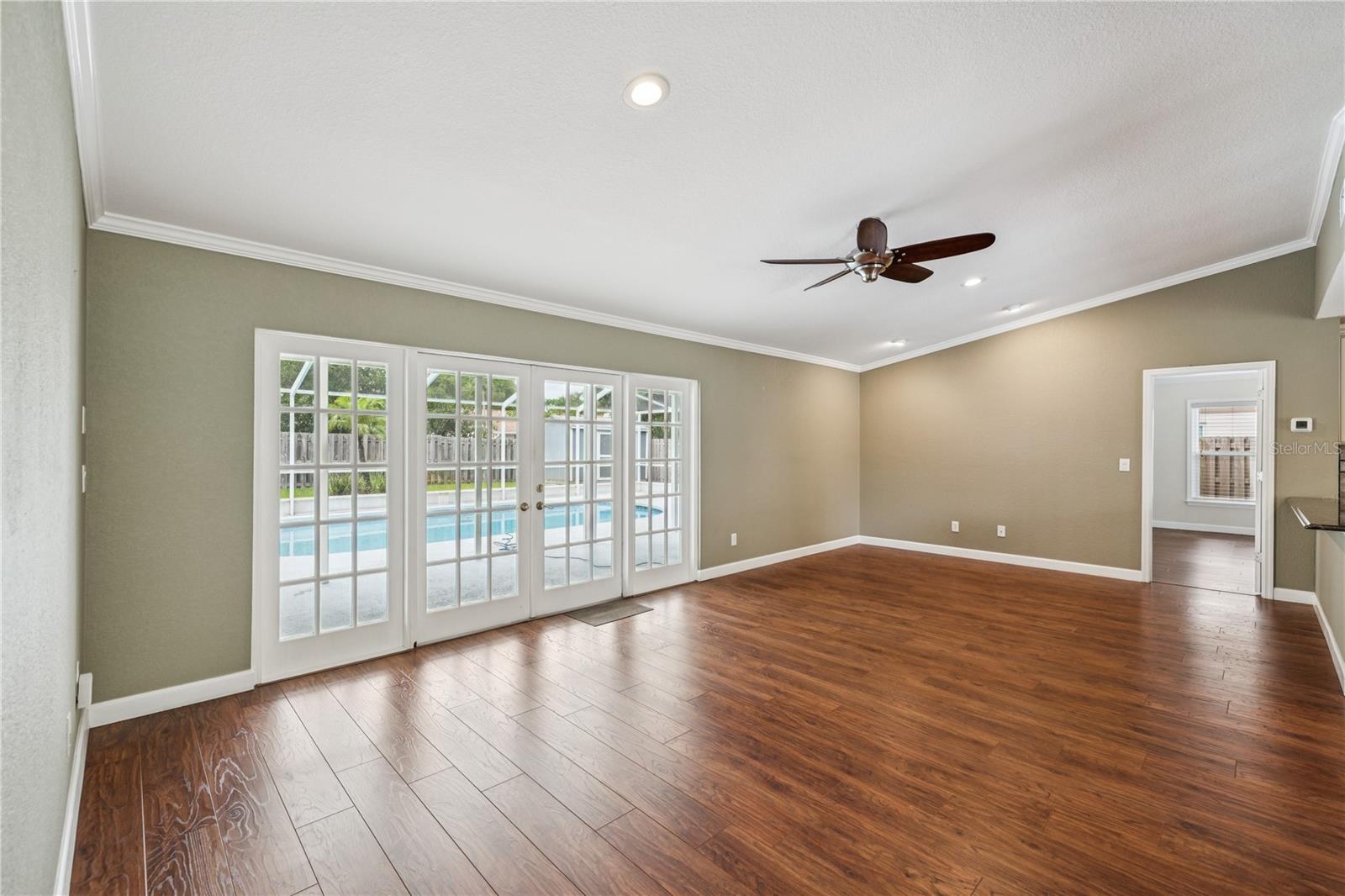 Image 10 of 47 For 2827 Oak Tree Lane