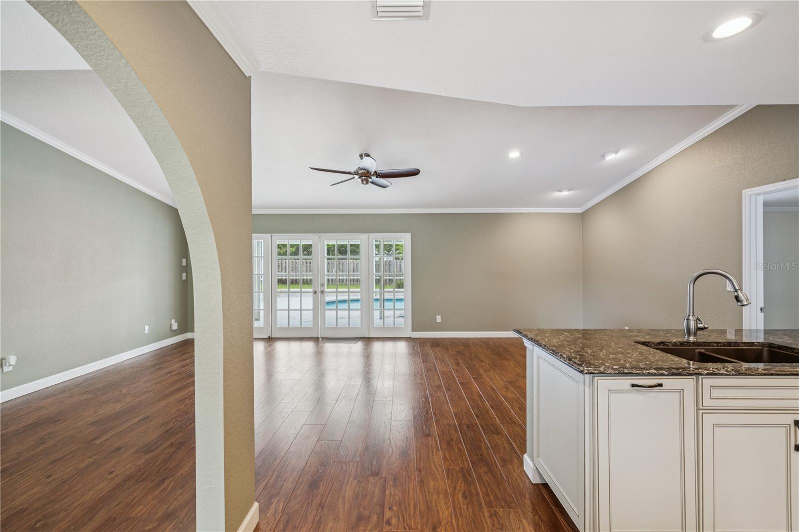 Image 13 of 47 For 2827 Oak Tree Lane