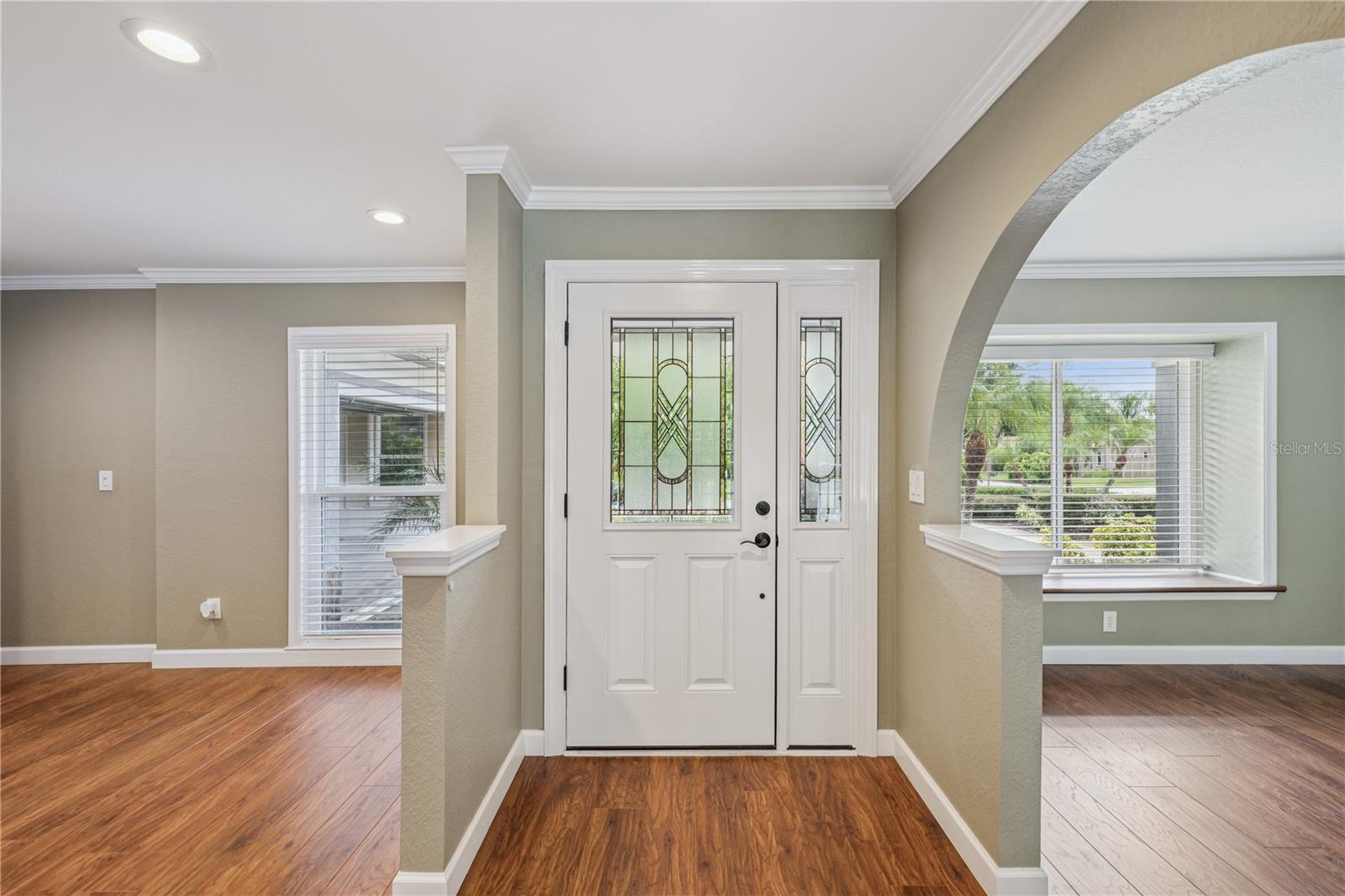 Image 3 of 47 For 2827 Oak Tree Lane