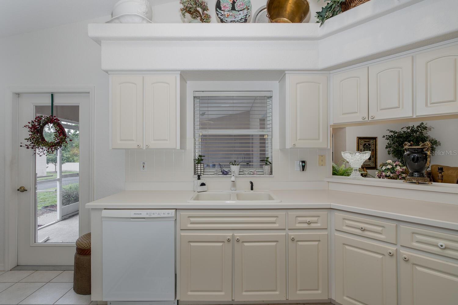 Image 16 of 46 For 401 Royal Palm Way