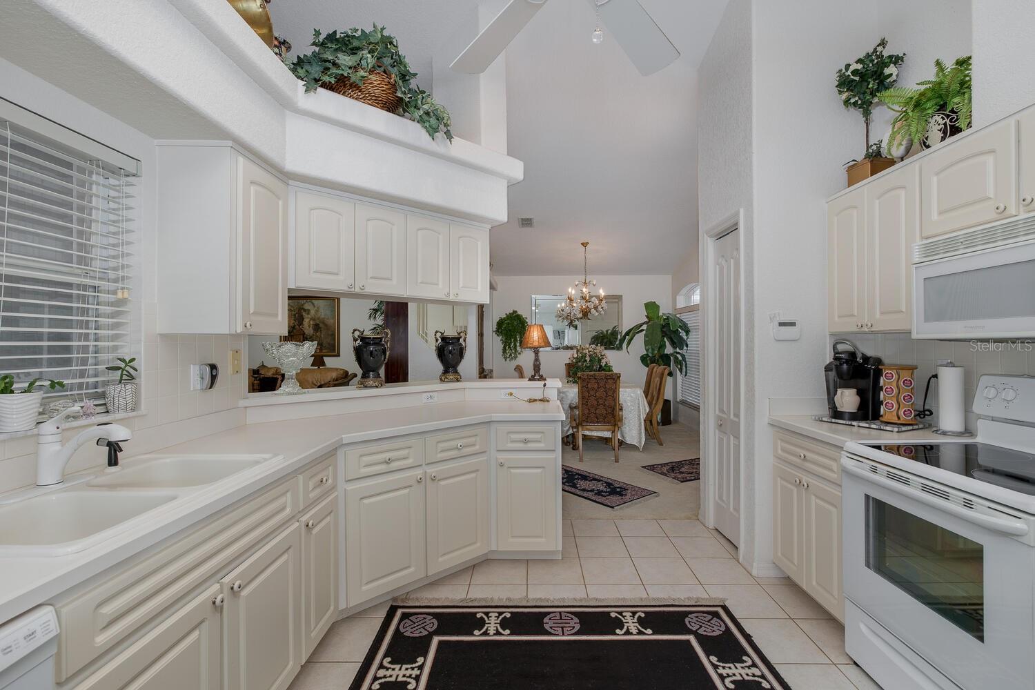 Image 18 of 46 For 401 Royal Palm Way
