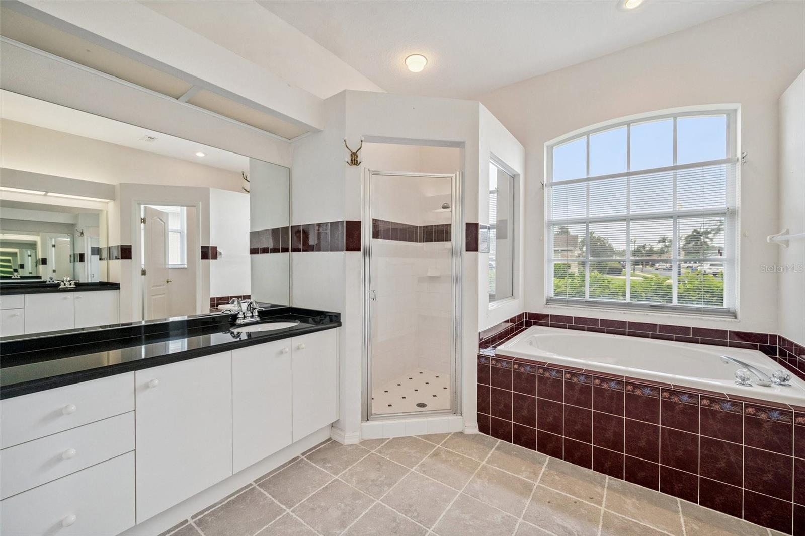 Image 30 of 61 For 1733 Daylily Drive
