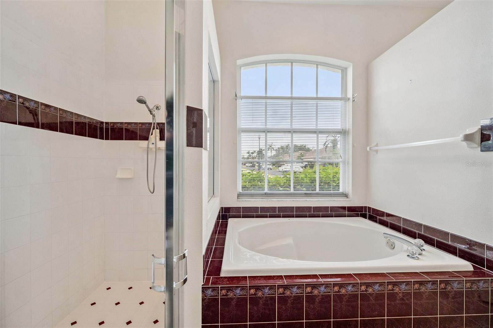 Image 31 of 61 For 1733 Daylily Drive
