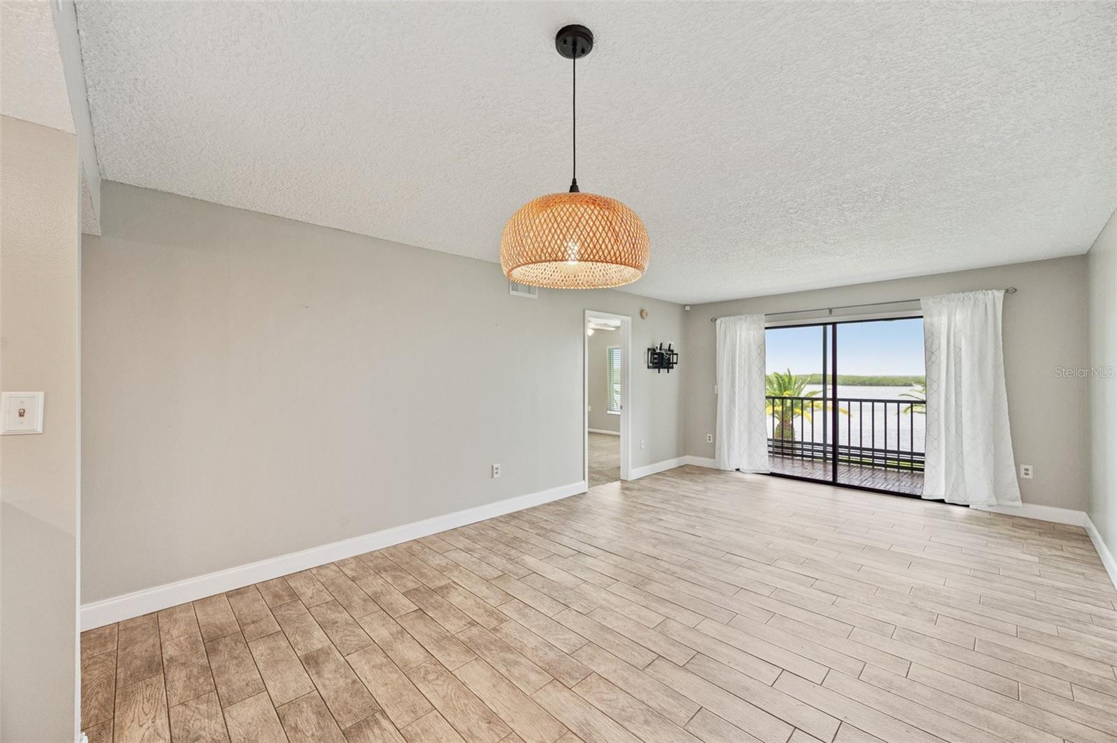 Image 10 of 35 For 4550 Bay Boulevard 1224