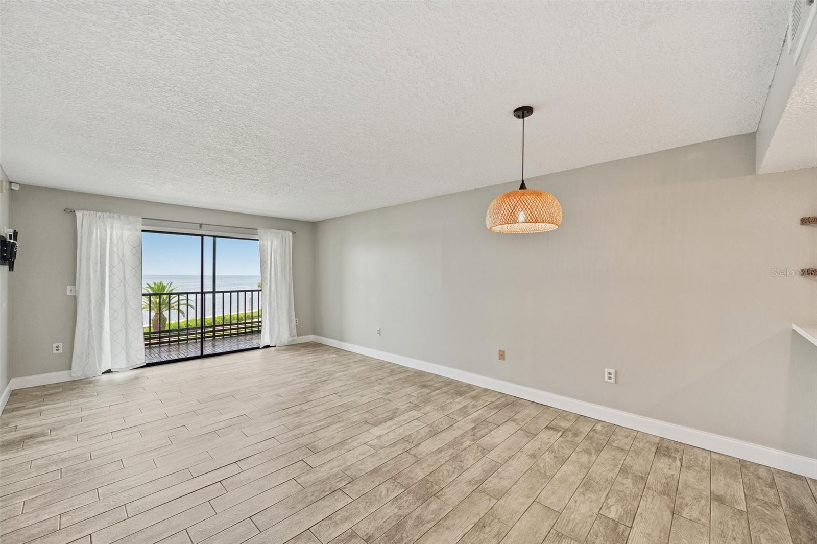 Image 11 of 35 For 4550 Bay Boulevard 1224
