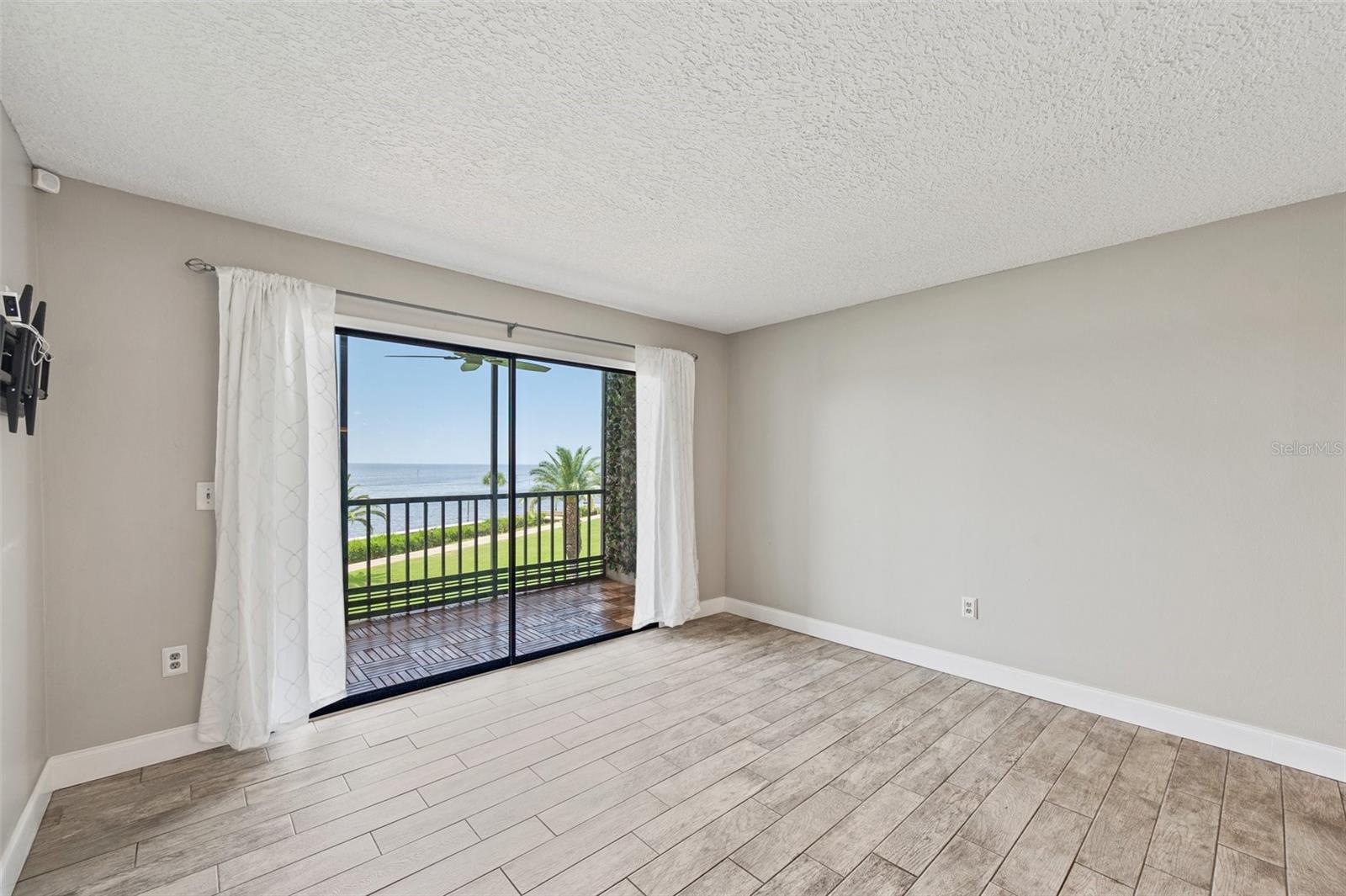 Image 15 of 35 For 4550 Bay Boulevard 1224