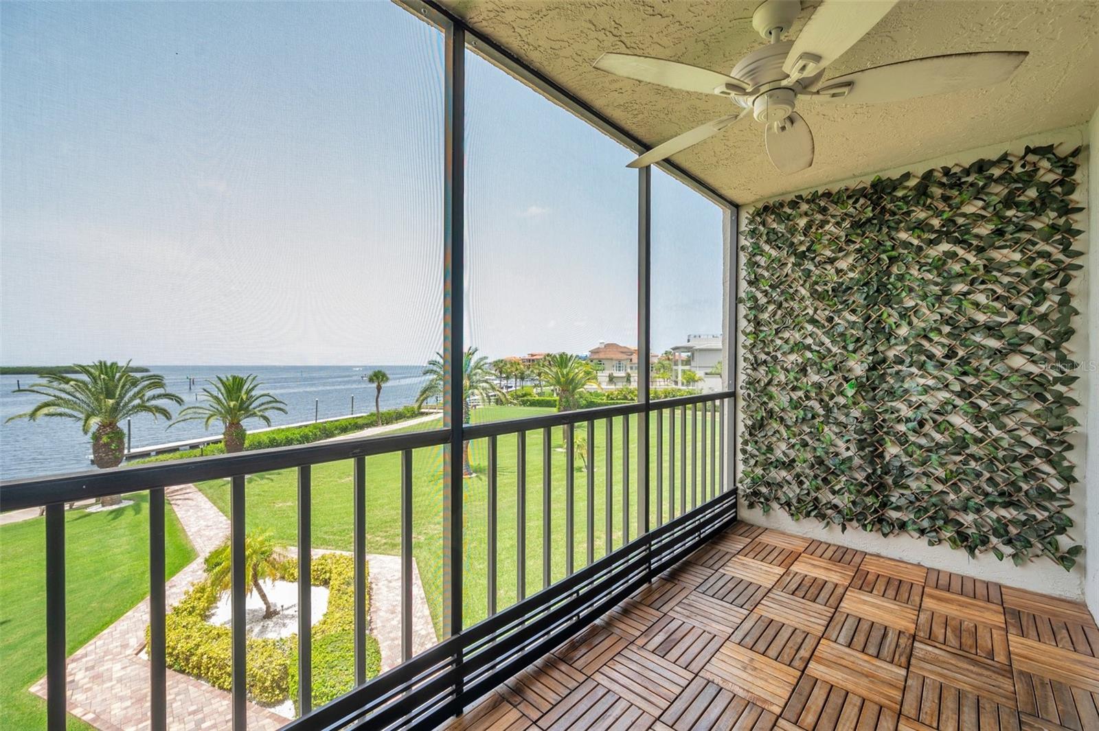 Image 3 of 35 For 4550 Bay Boulevard 1224
