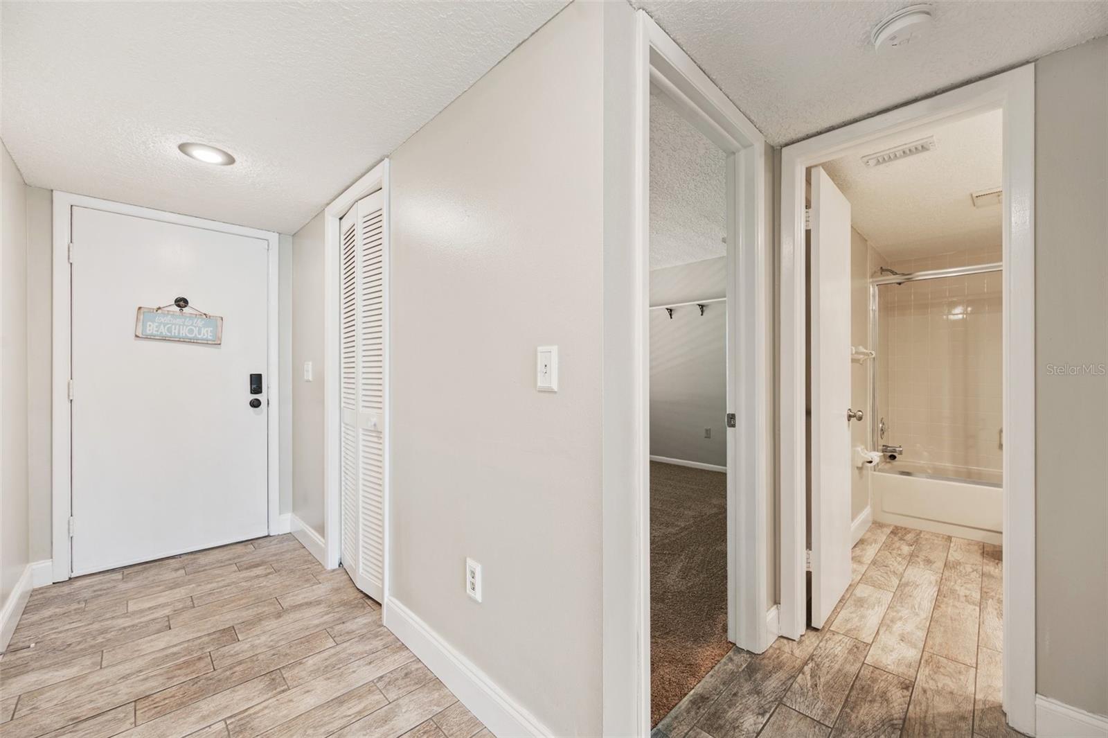 Image 6 of 35 For 4550 Bay Boulevard 1224