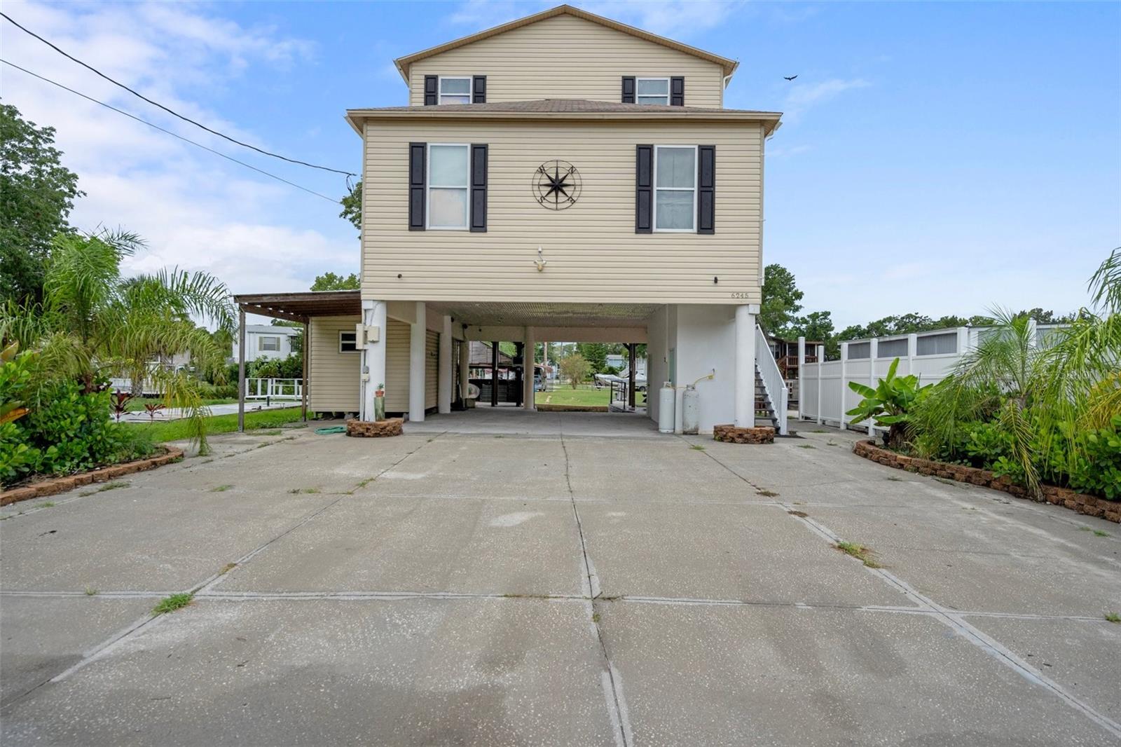 Image 3 of 57 For 6245 Island Drive