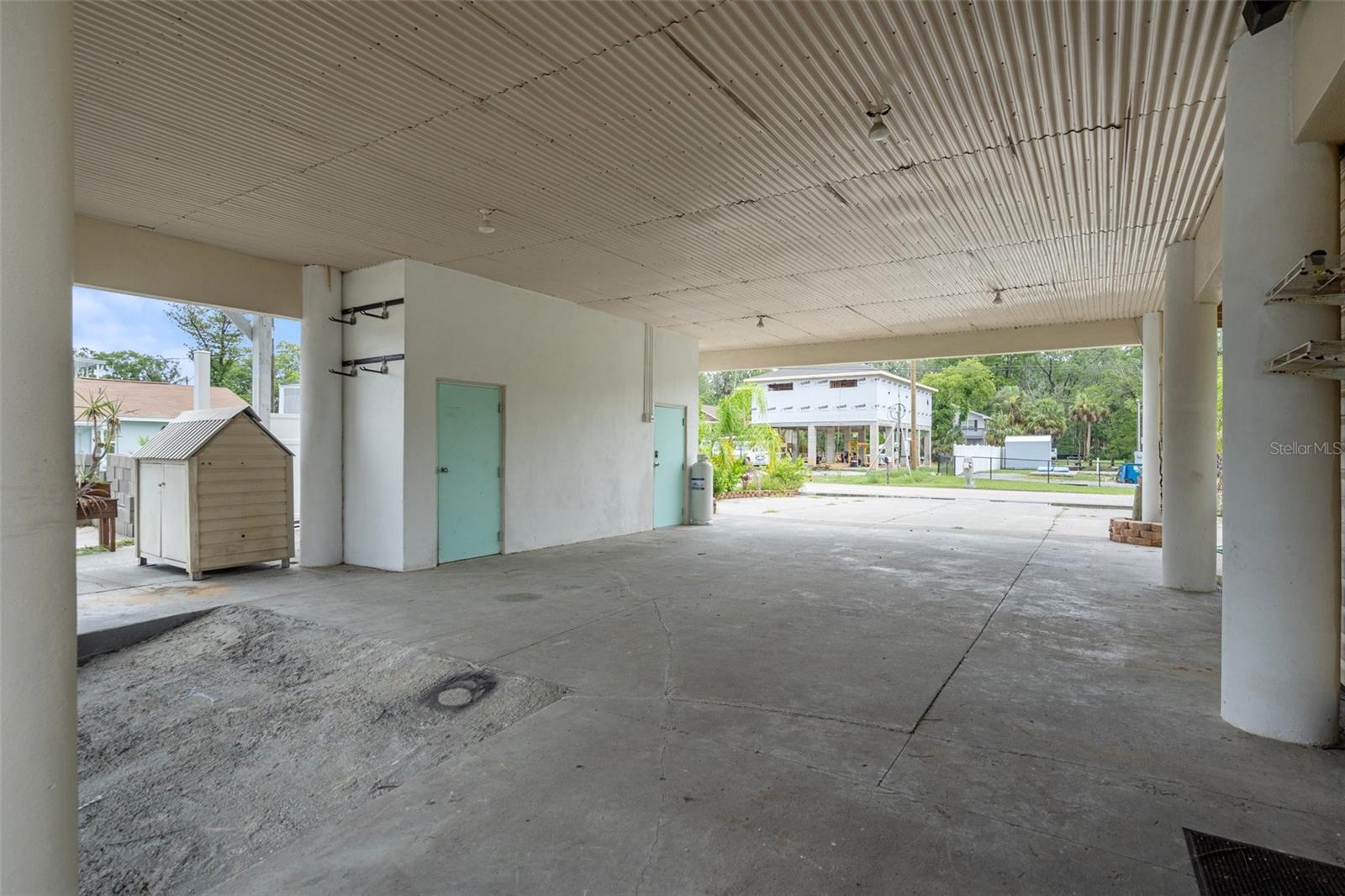 Image 42 of 57 For 6245 Island Drive