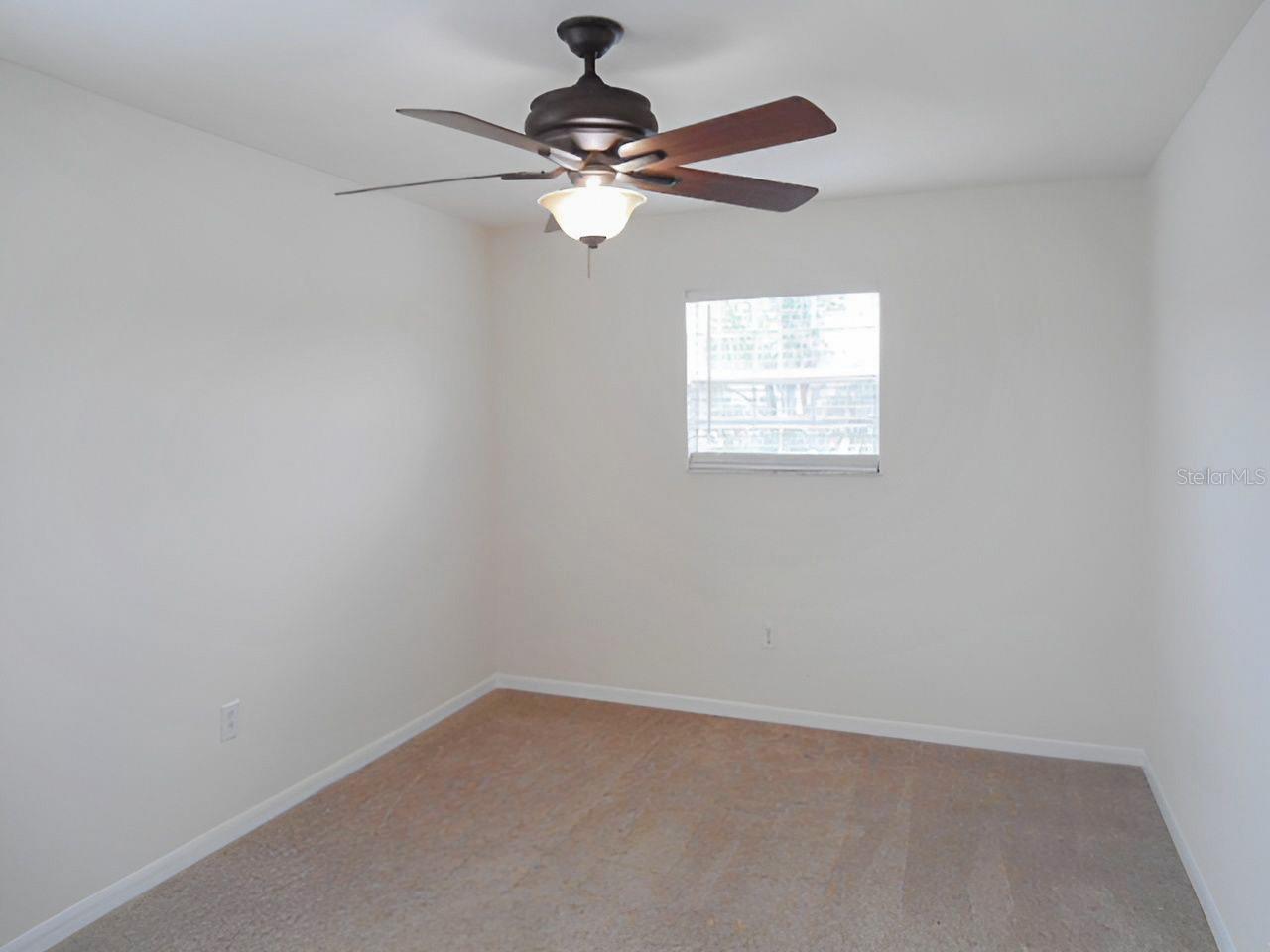 Listing photo id 12 for 25837 Crippen Drive