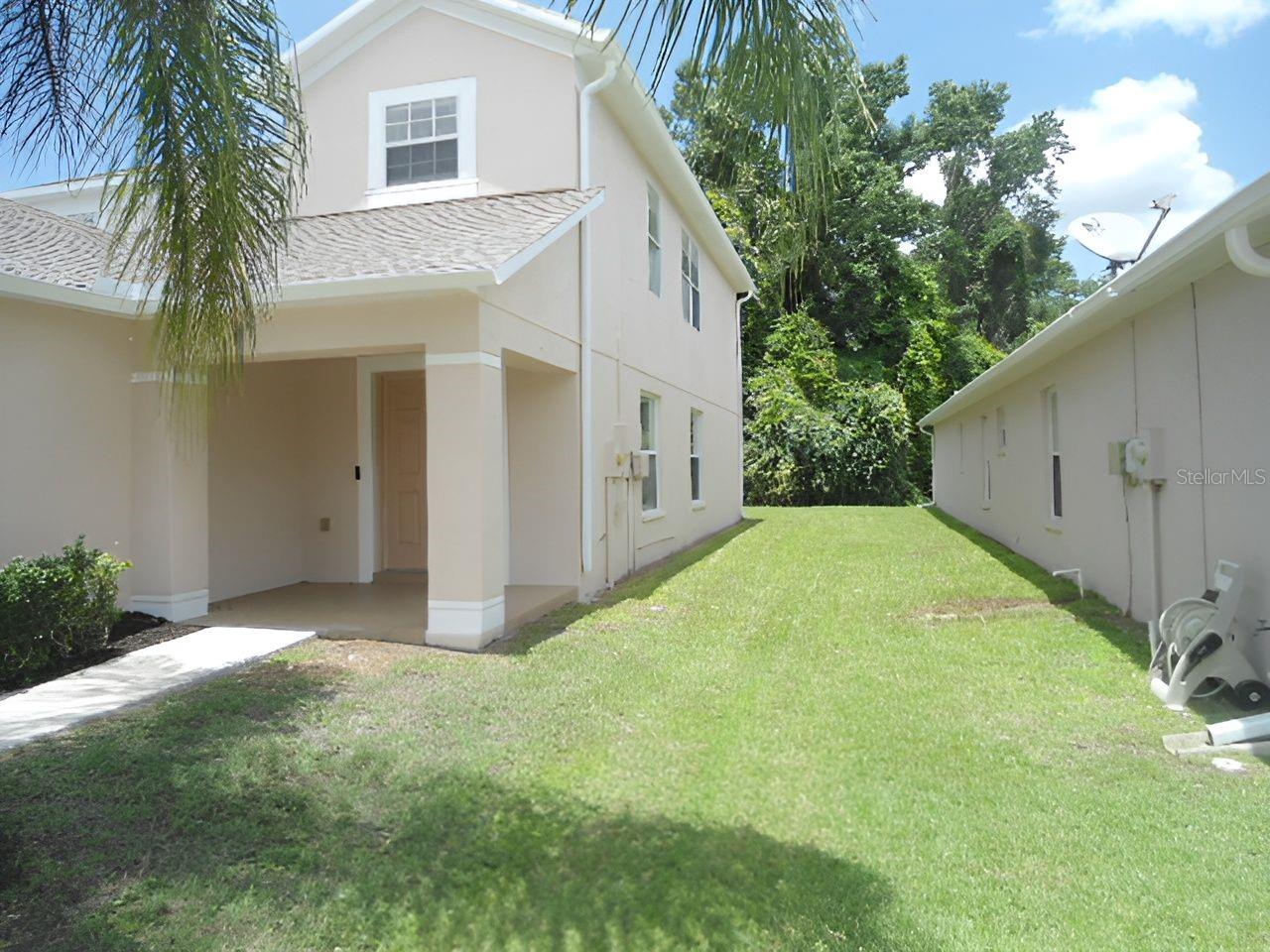 Listing photo id 17 for 25837 Crippen Drive
