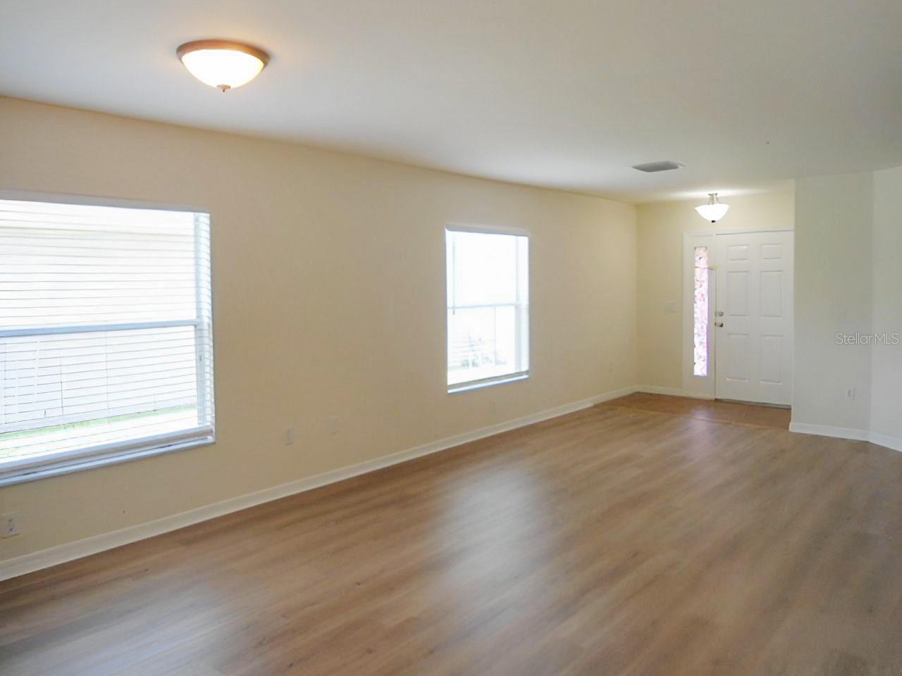 Listing photo id 1 for 25837 Crippen Drive