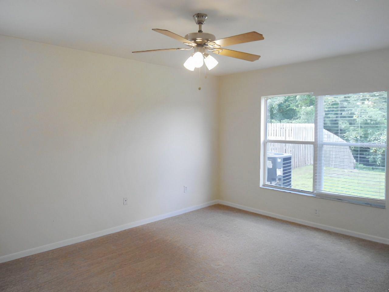 Listing photo id 5 for 25837 Crippen Drive