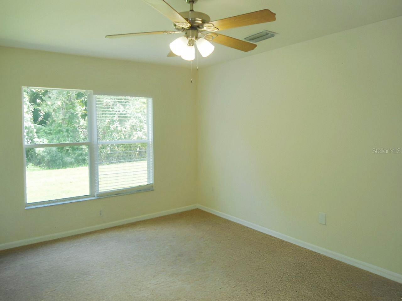 Listing photo id 7 for 25837 Crippen Drive