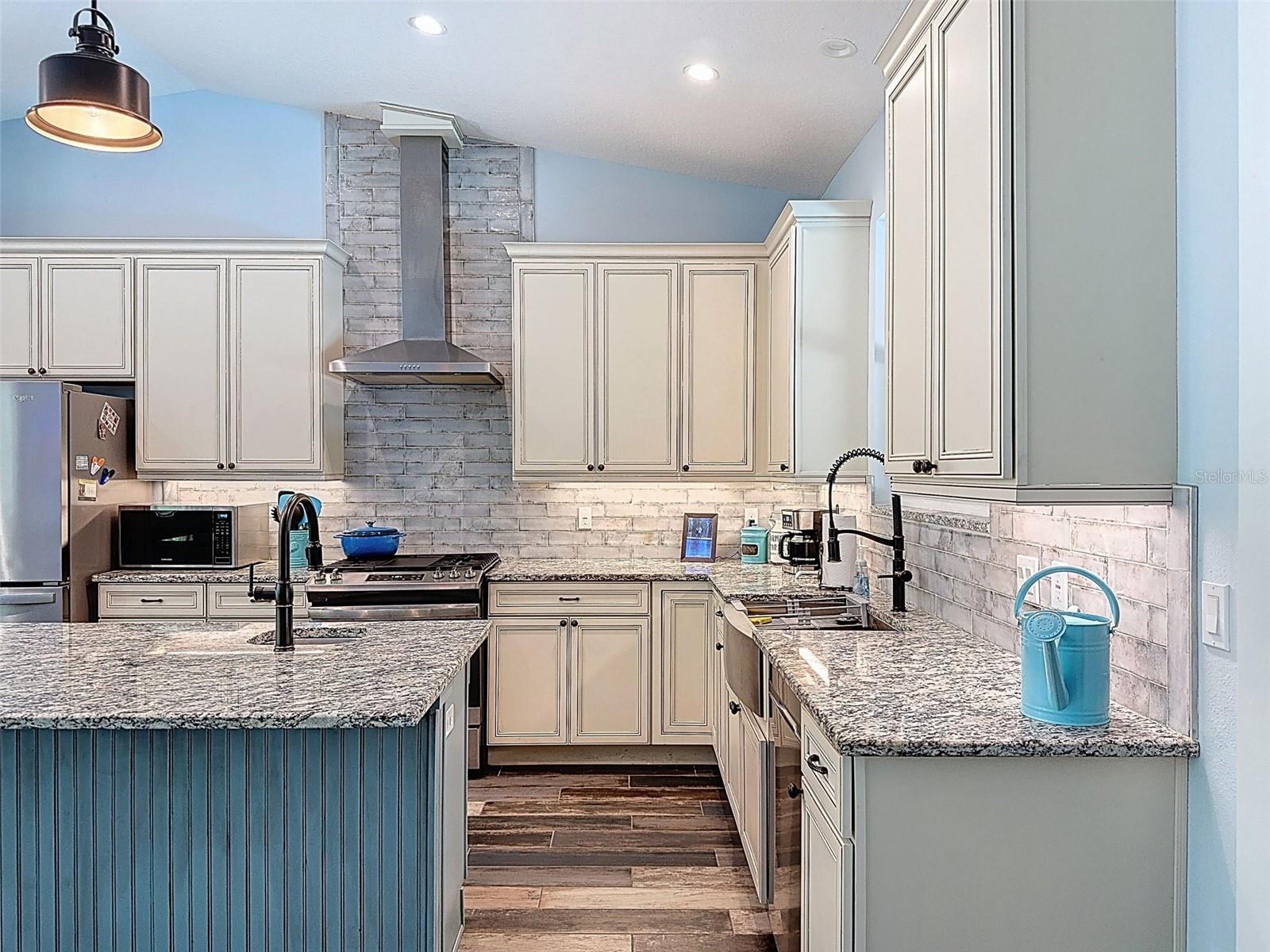 Image 16 of 95 For 34335 Berryhill Drive