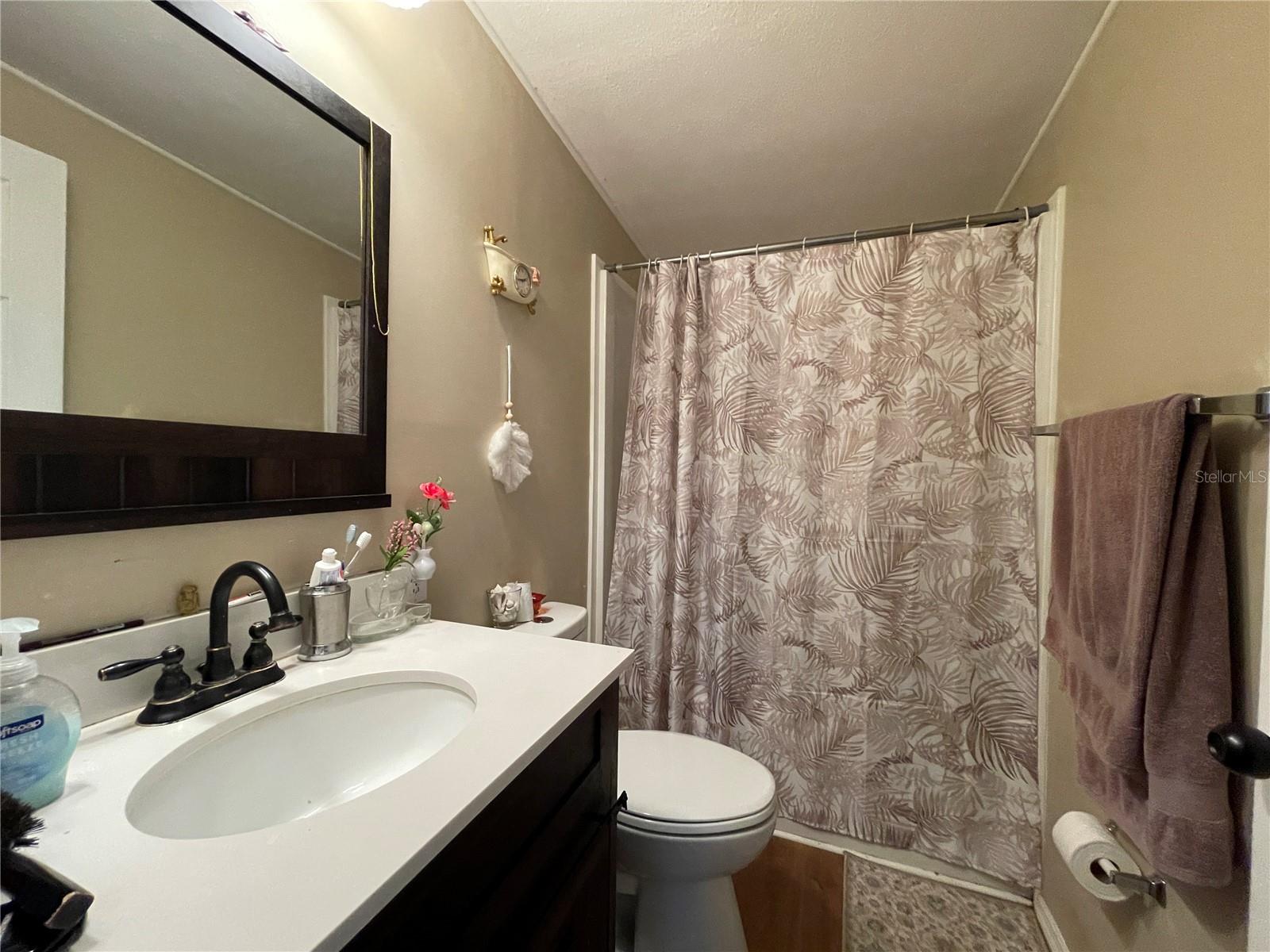 Image 13 of 30 For 237 Monroe Avenue
