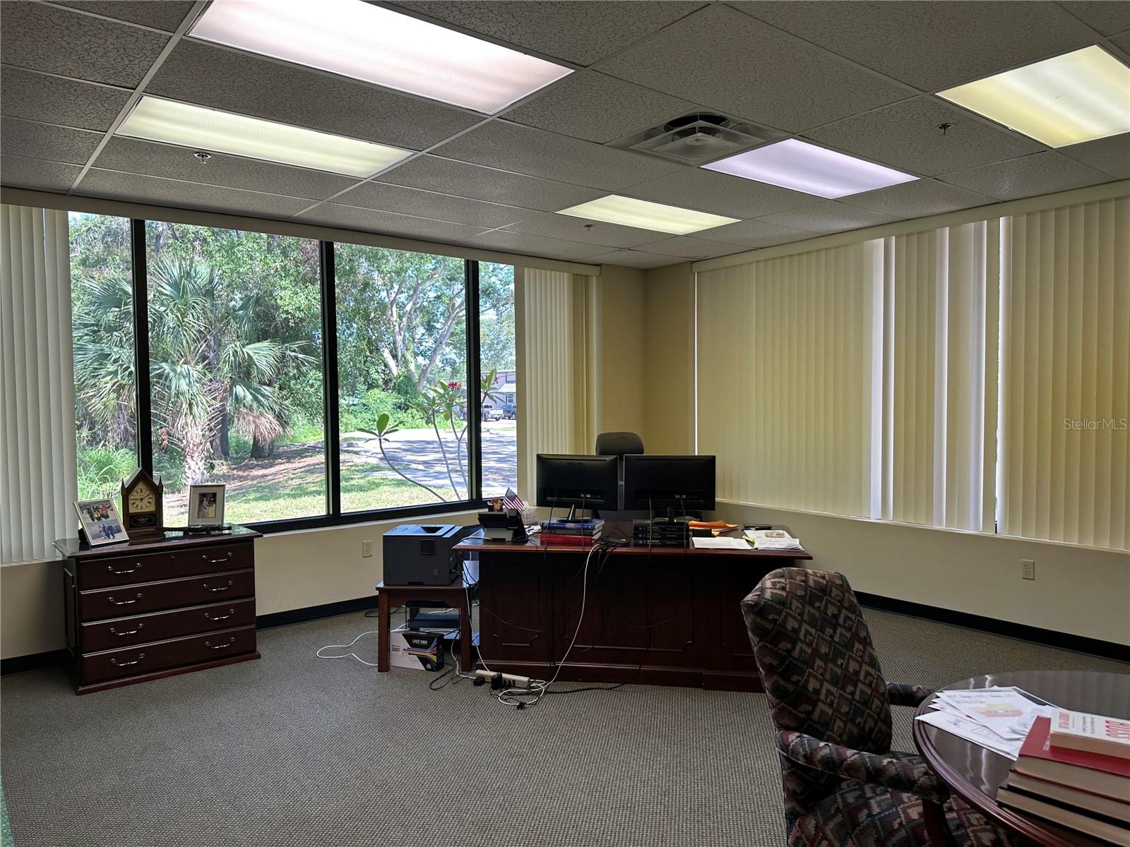 Listing photo id 2 for 5620 Sligh Avenue