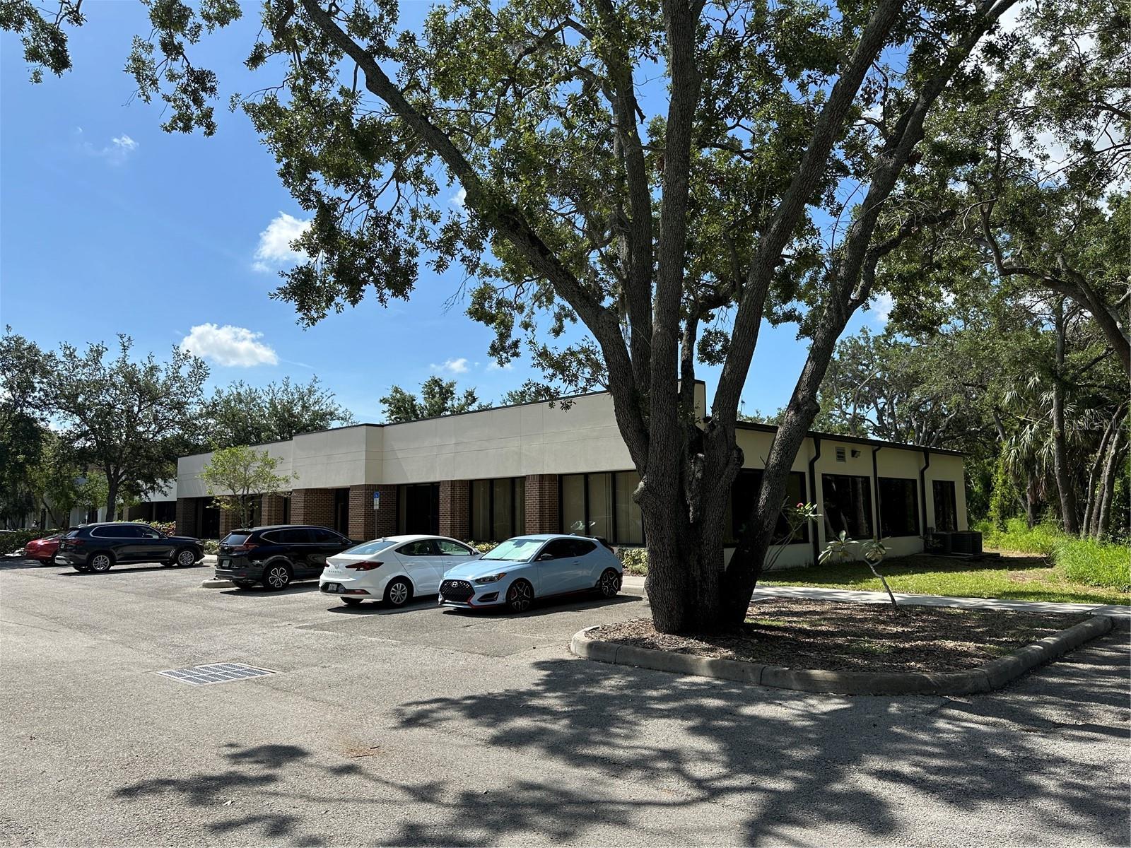 Listing photo id 5 for 5620 Sligh Avenue