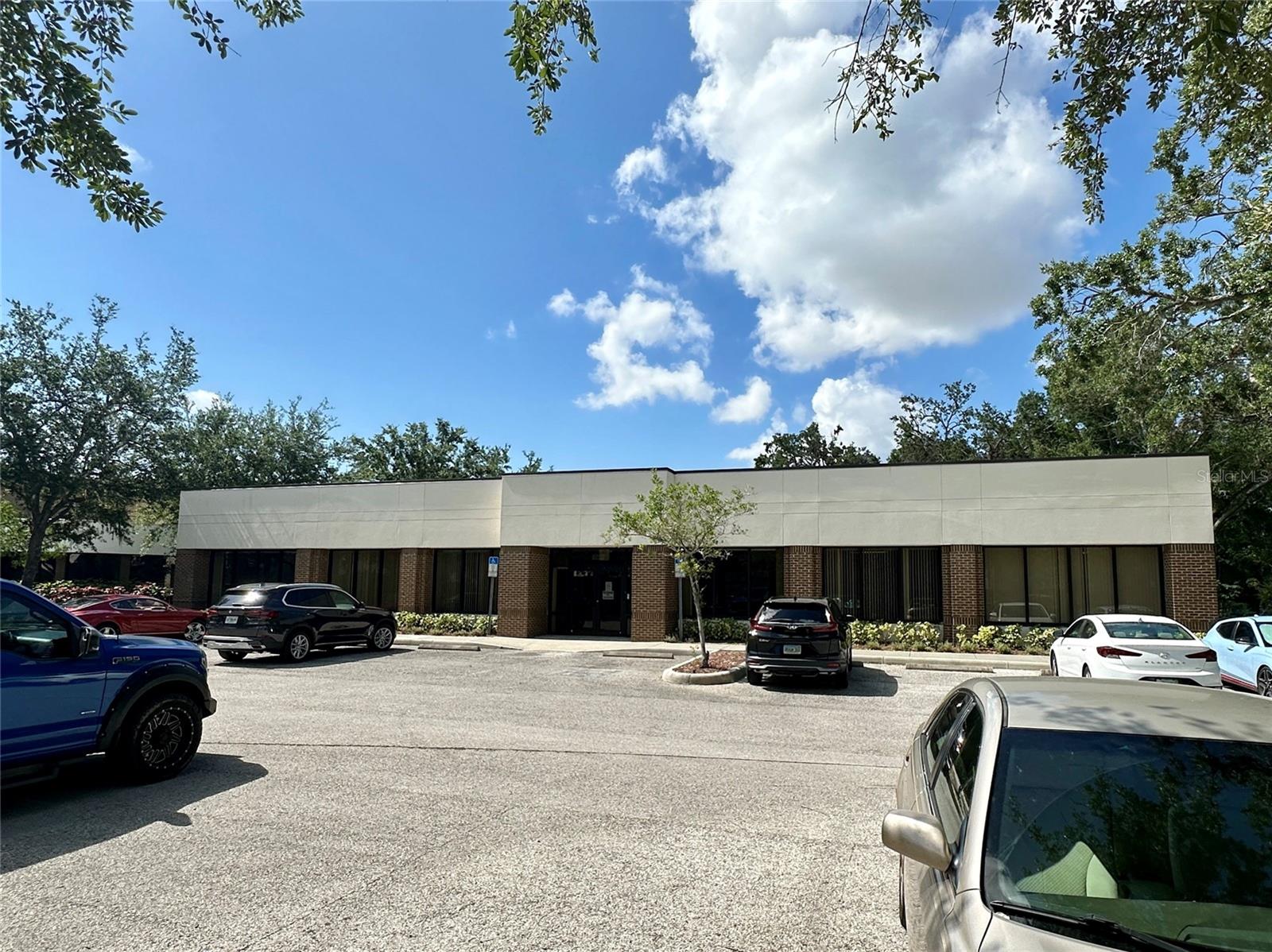 Listing photo id 7 for 5620 Sligh Avenue