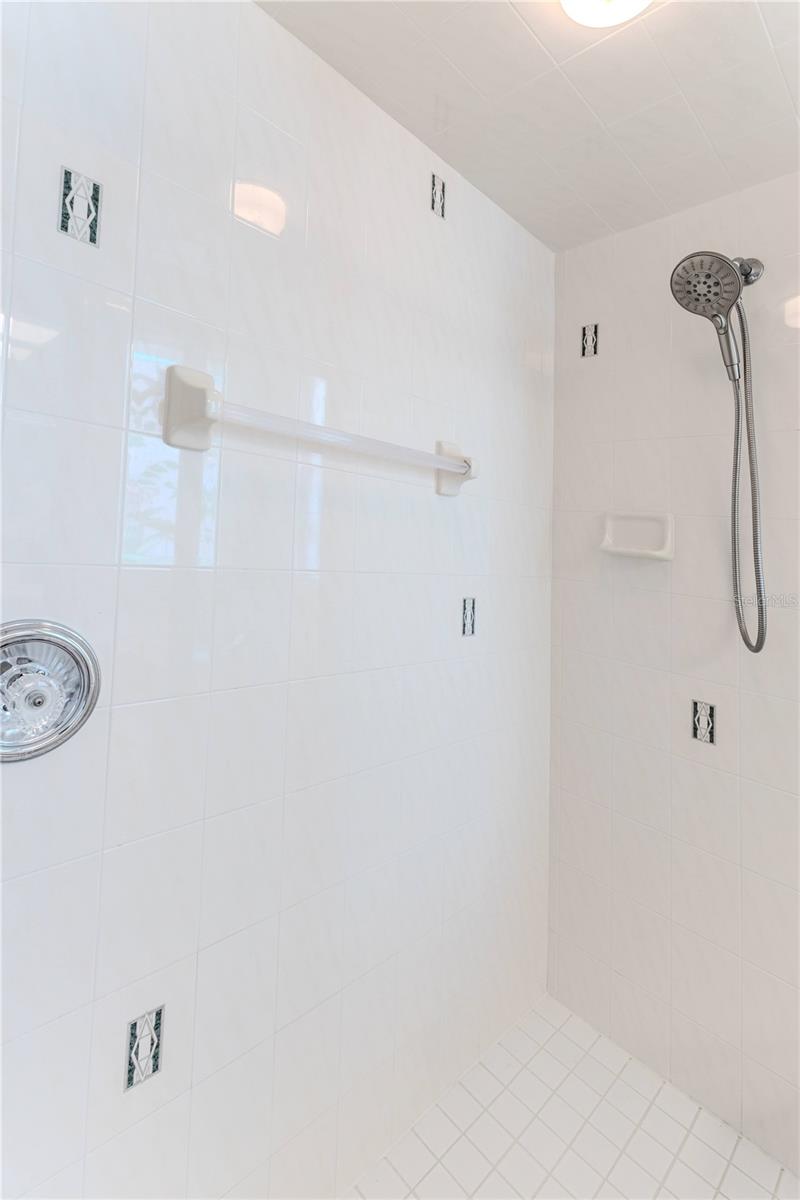 Image 36 of 81 For 5301 Legend Hills Lane